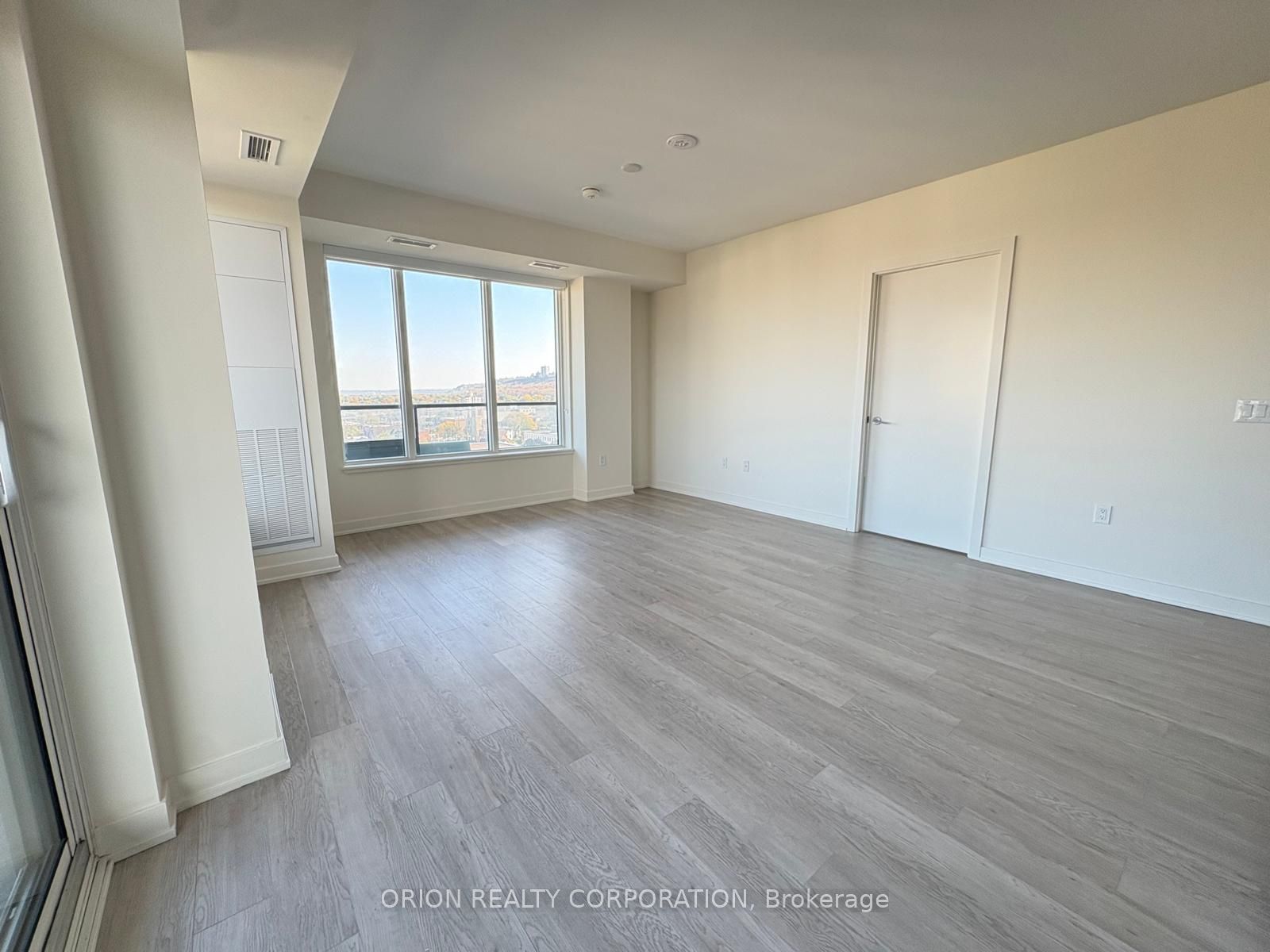 212 King William Street 1203 Property Photo 5