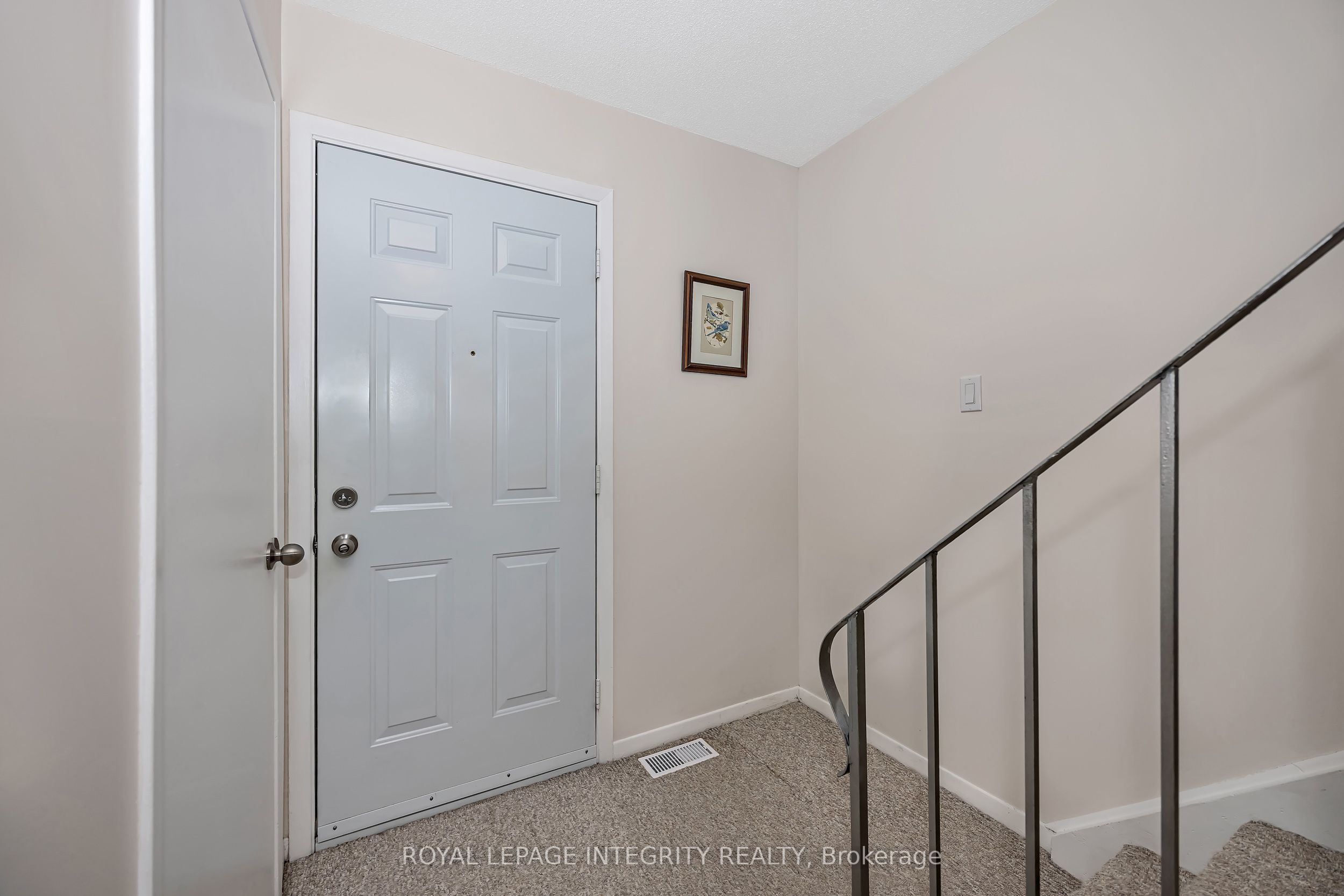 262 Edward Street S Property Photo 5