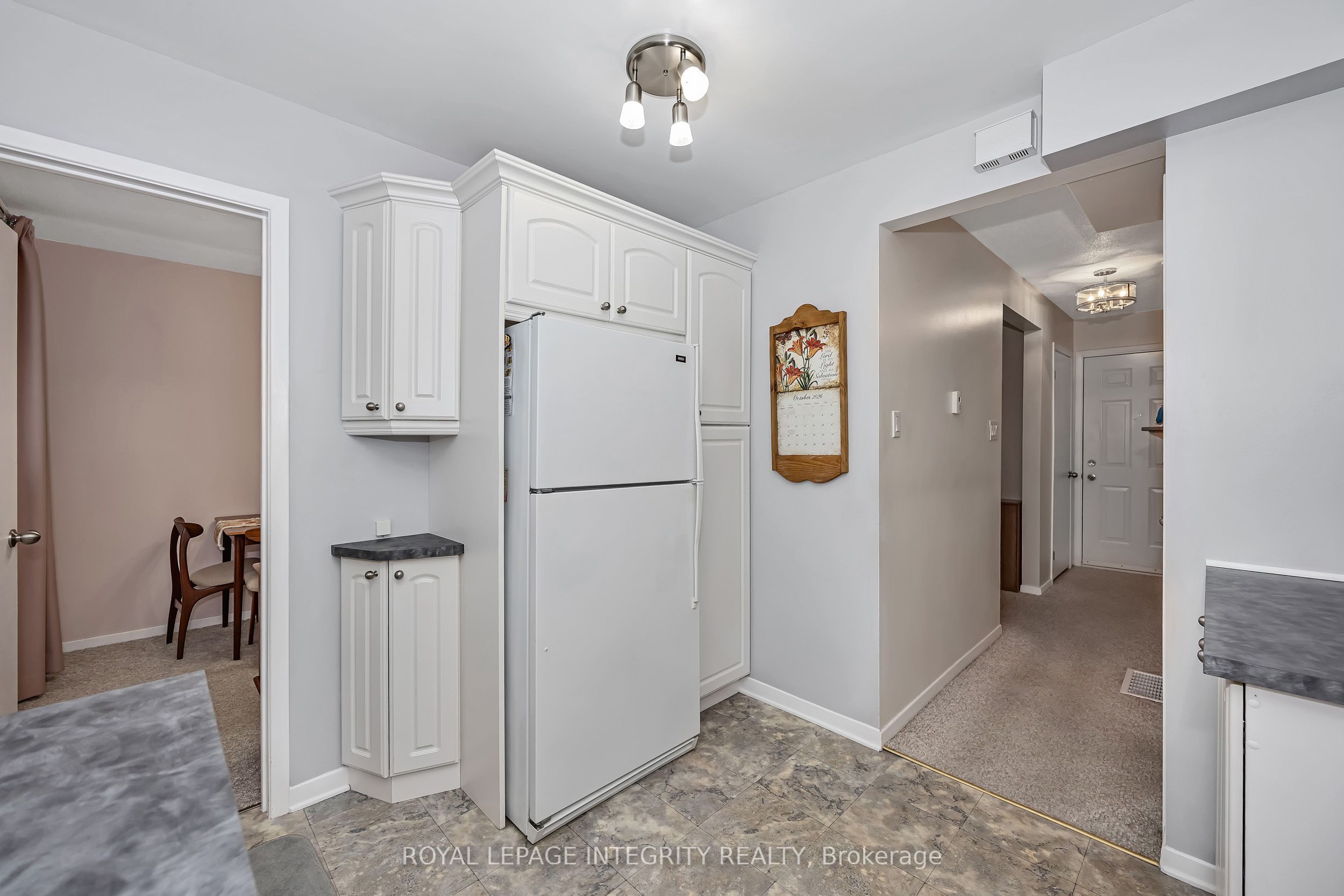 262 Edward Street S Property Photo 15