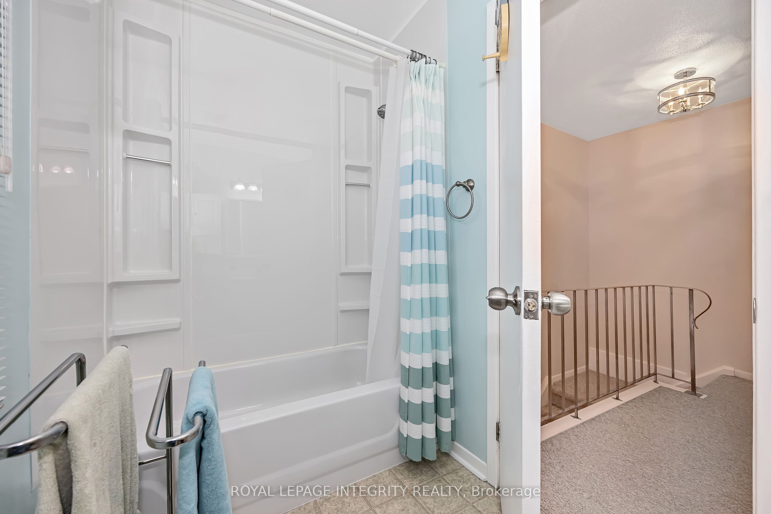 262 Edward Street S Property Photo 26