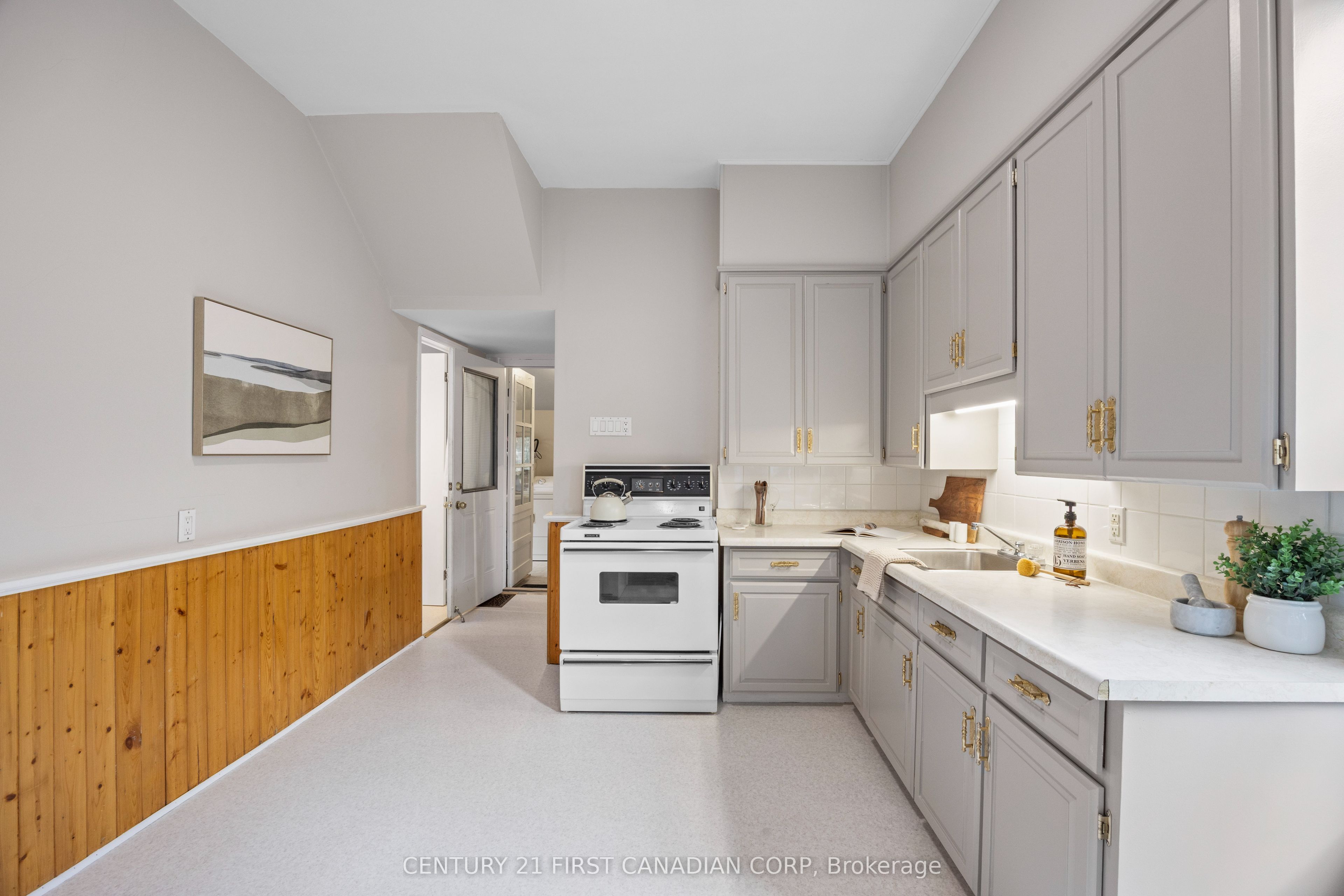 60 Beattie Avenue Property Photo 12