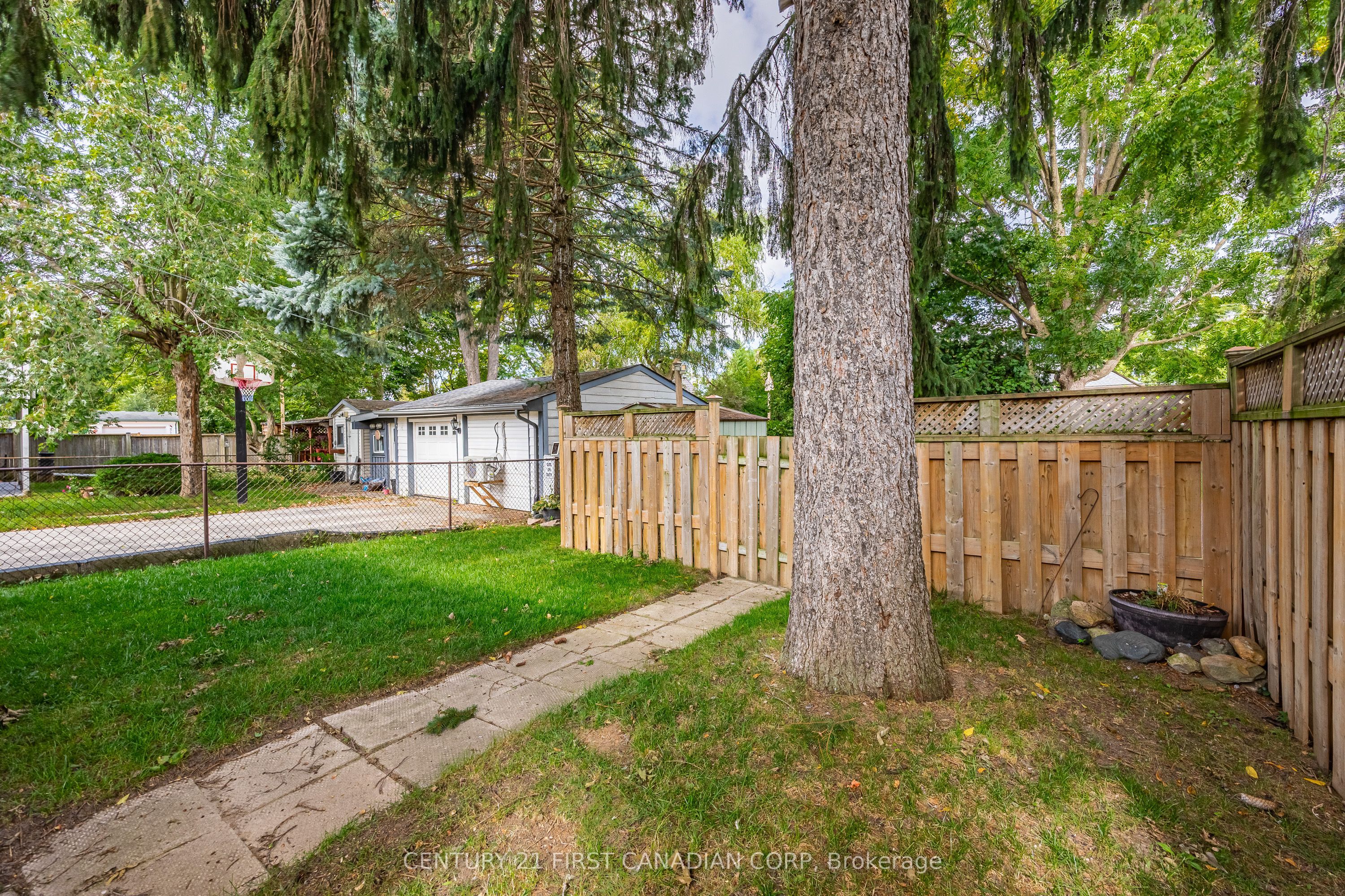 60 Beattie Avenue Property Photo 36