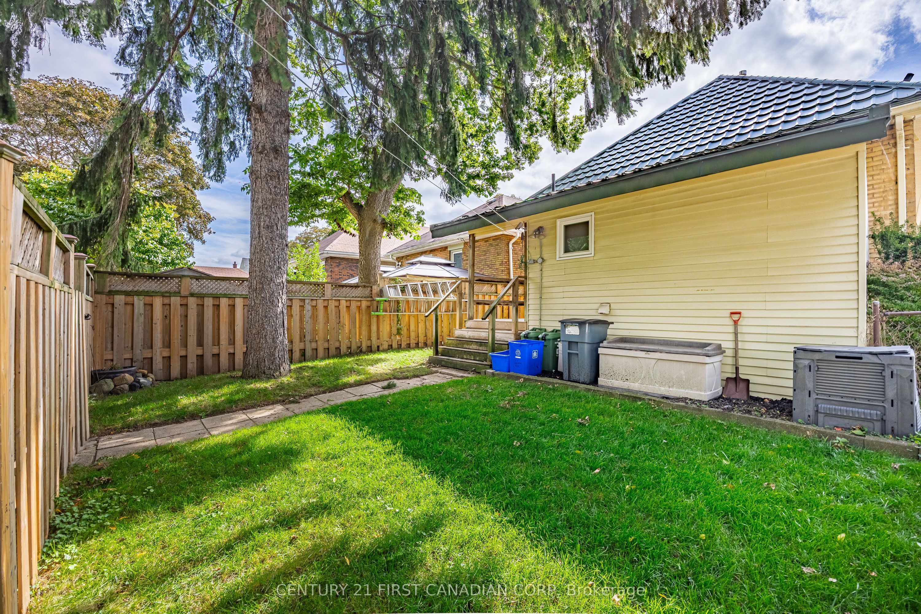 60 Beattie Avenue Property Photo 38
