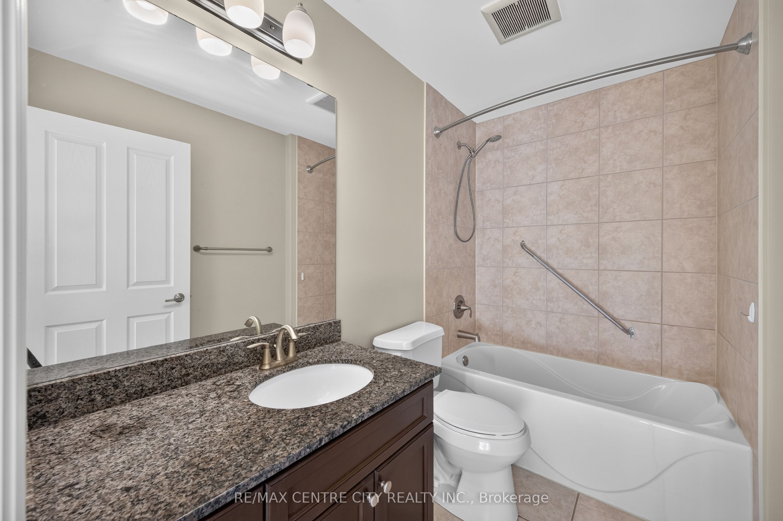 1030 Coronation Drive 413 Property Photo 17