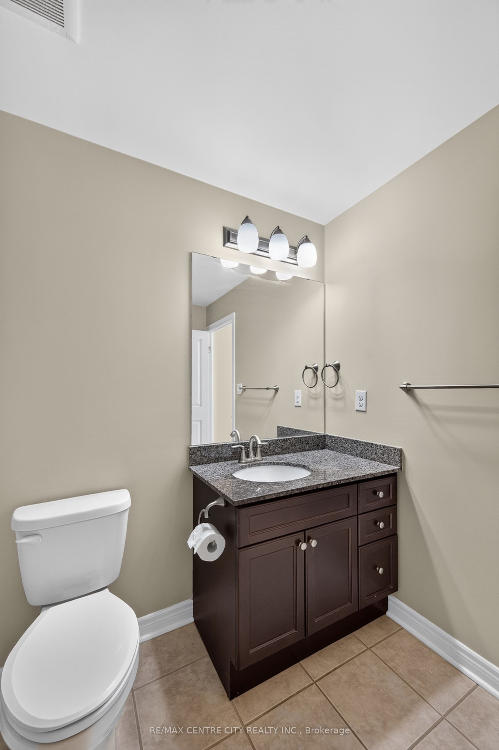 1030 Coronation Drive 413 Property Photo 21