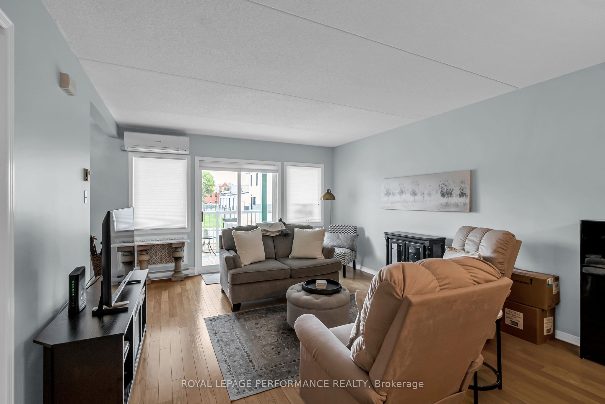 15 First Street W 3 Property Photo 8
