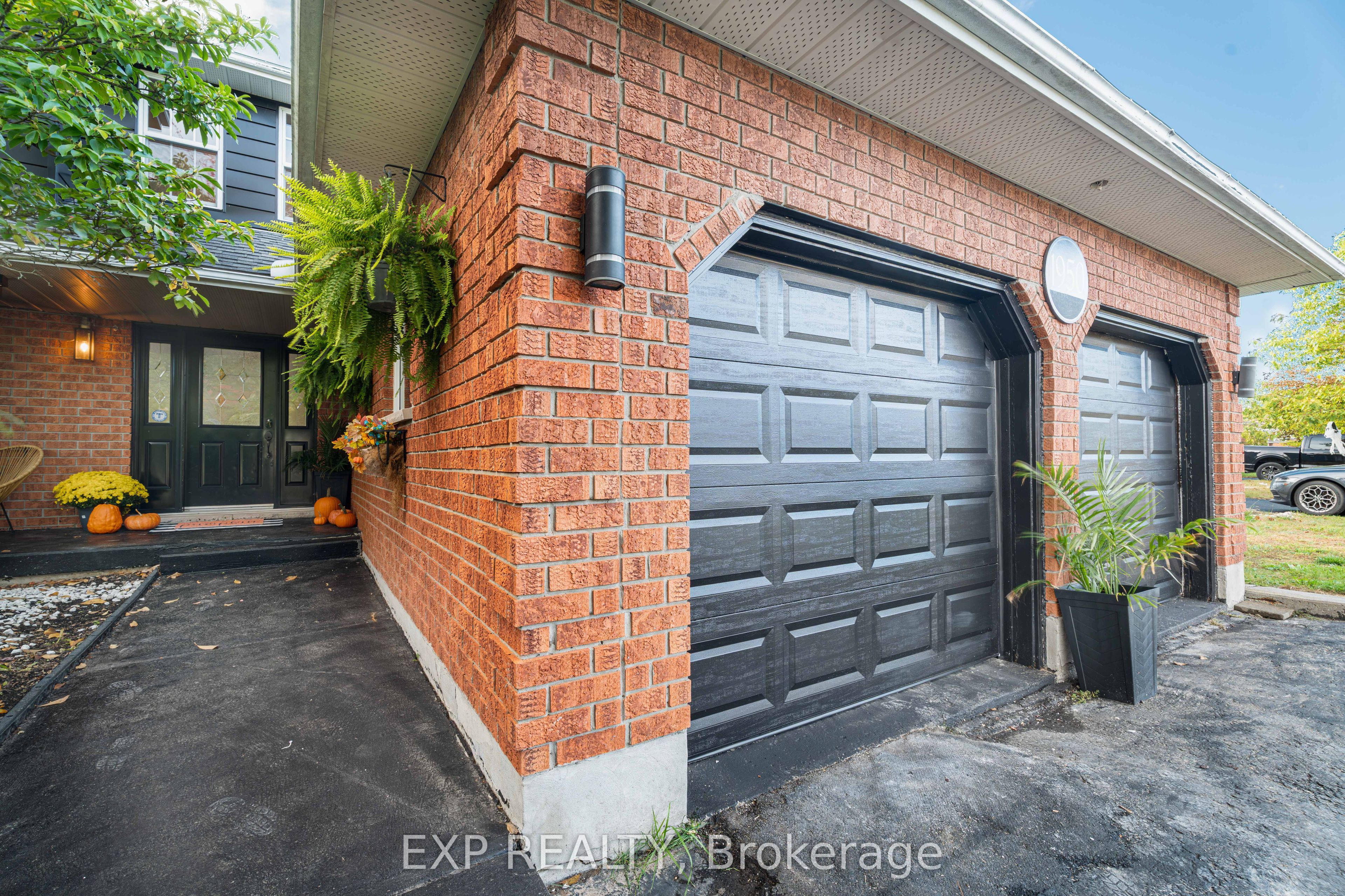 1950 Mapleridge Drive Property Photo 4