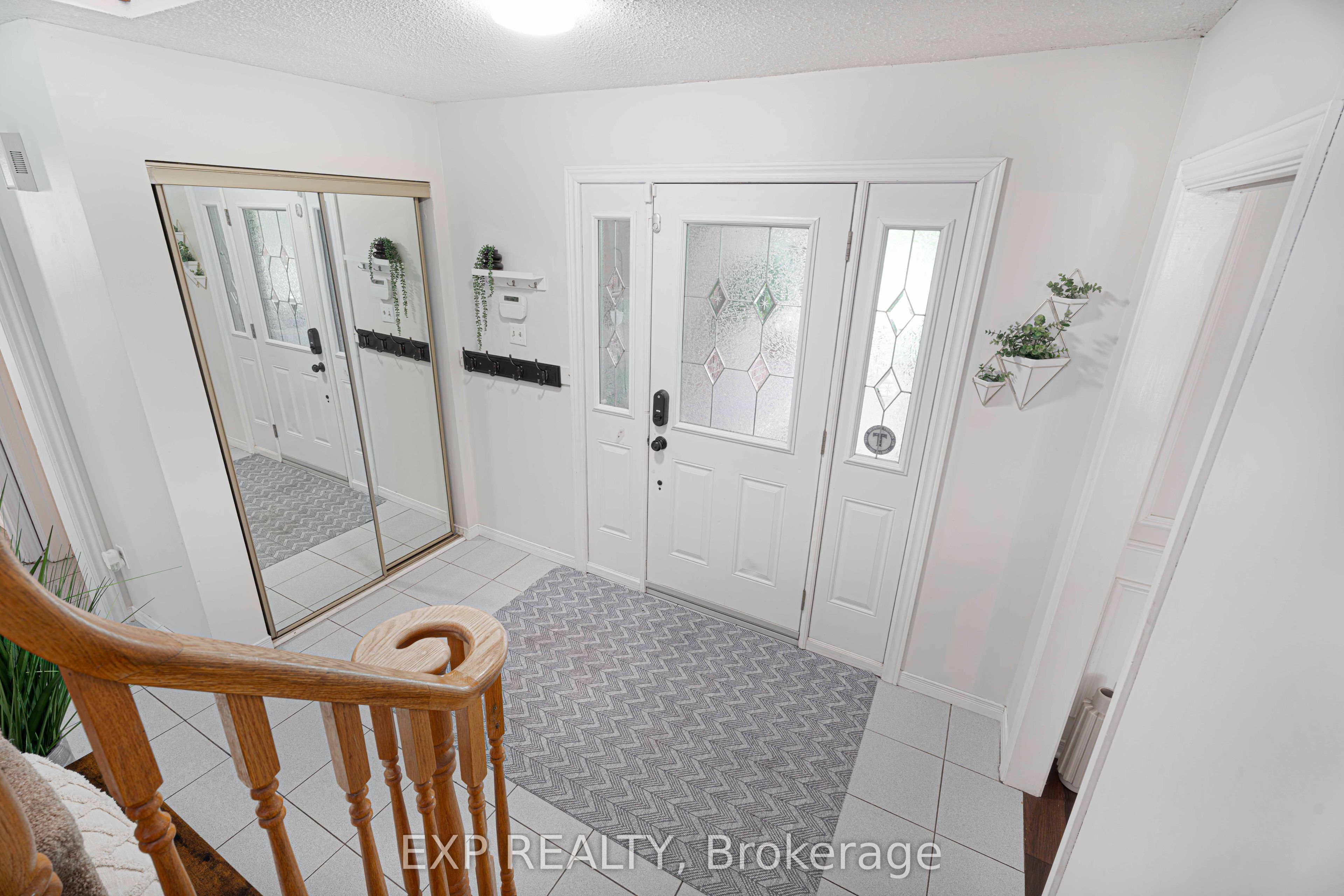 1950 Mapleridge Drive Property Photo 8