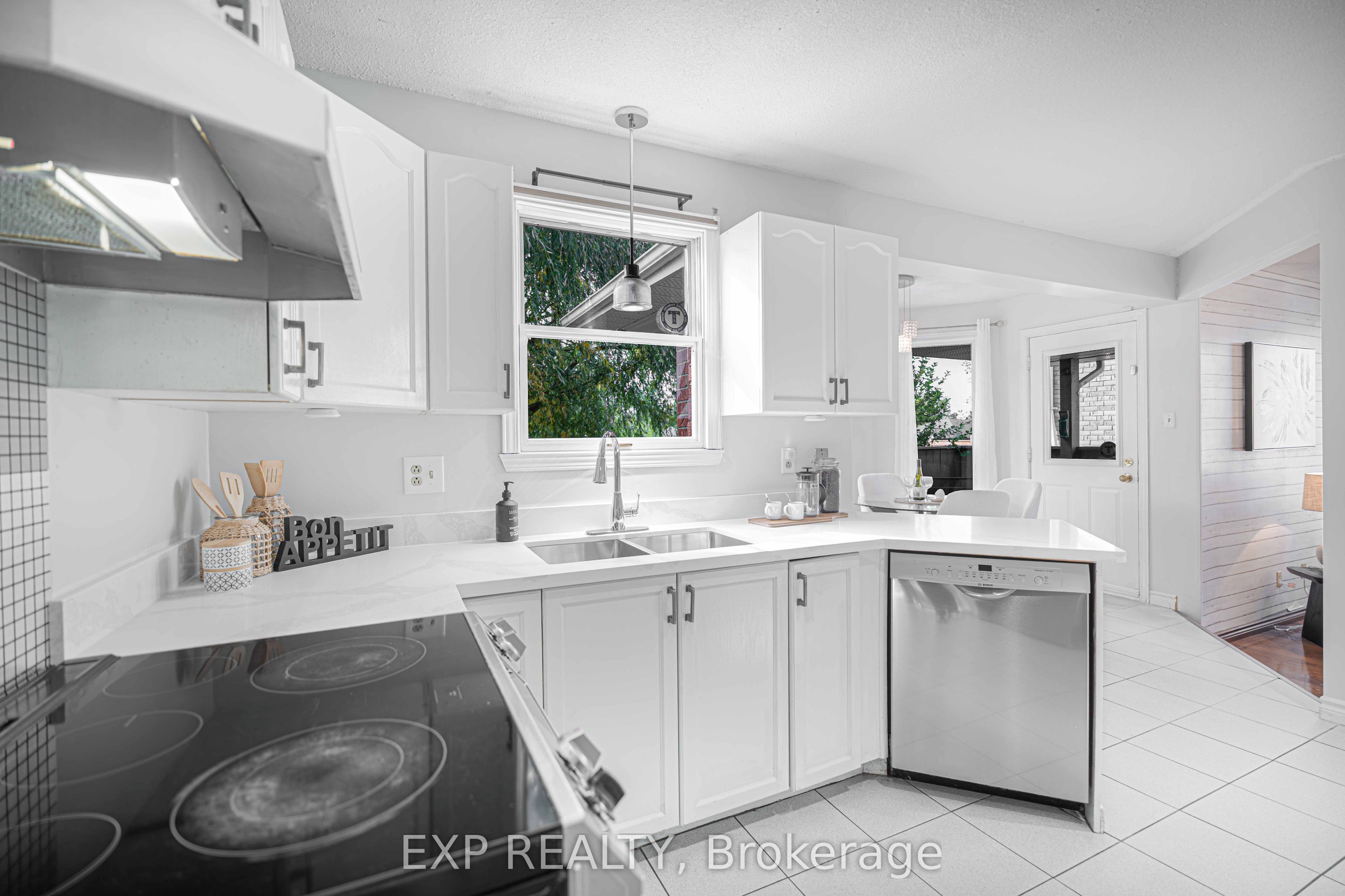 1950 Mapleridge Drive Property Photo 15