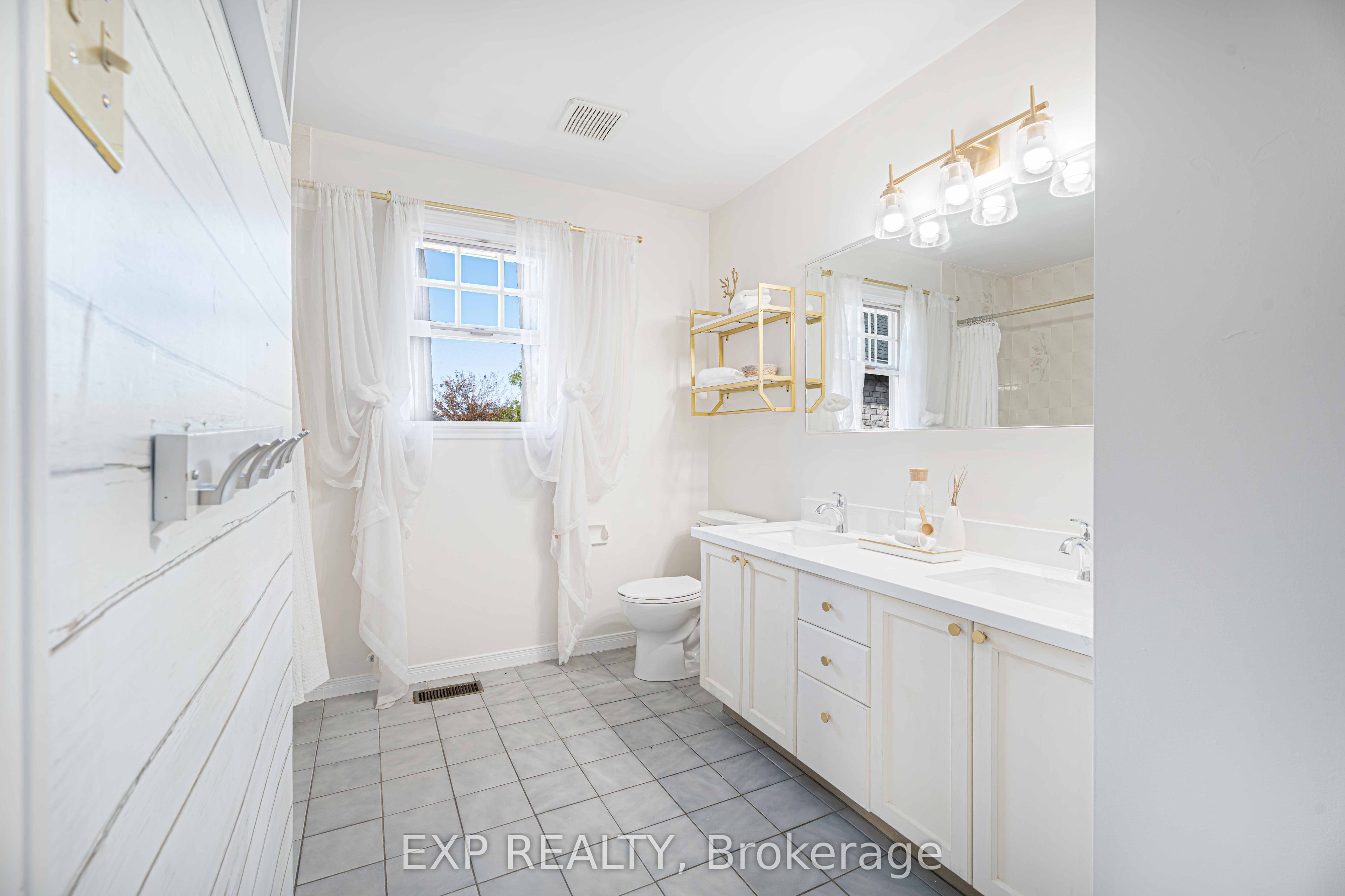1950 Mapleridge Drive Property Photo 33
