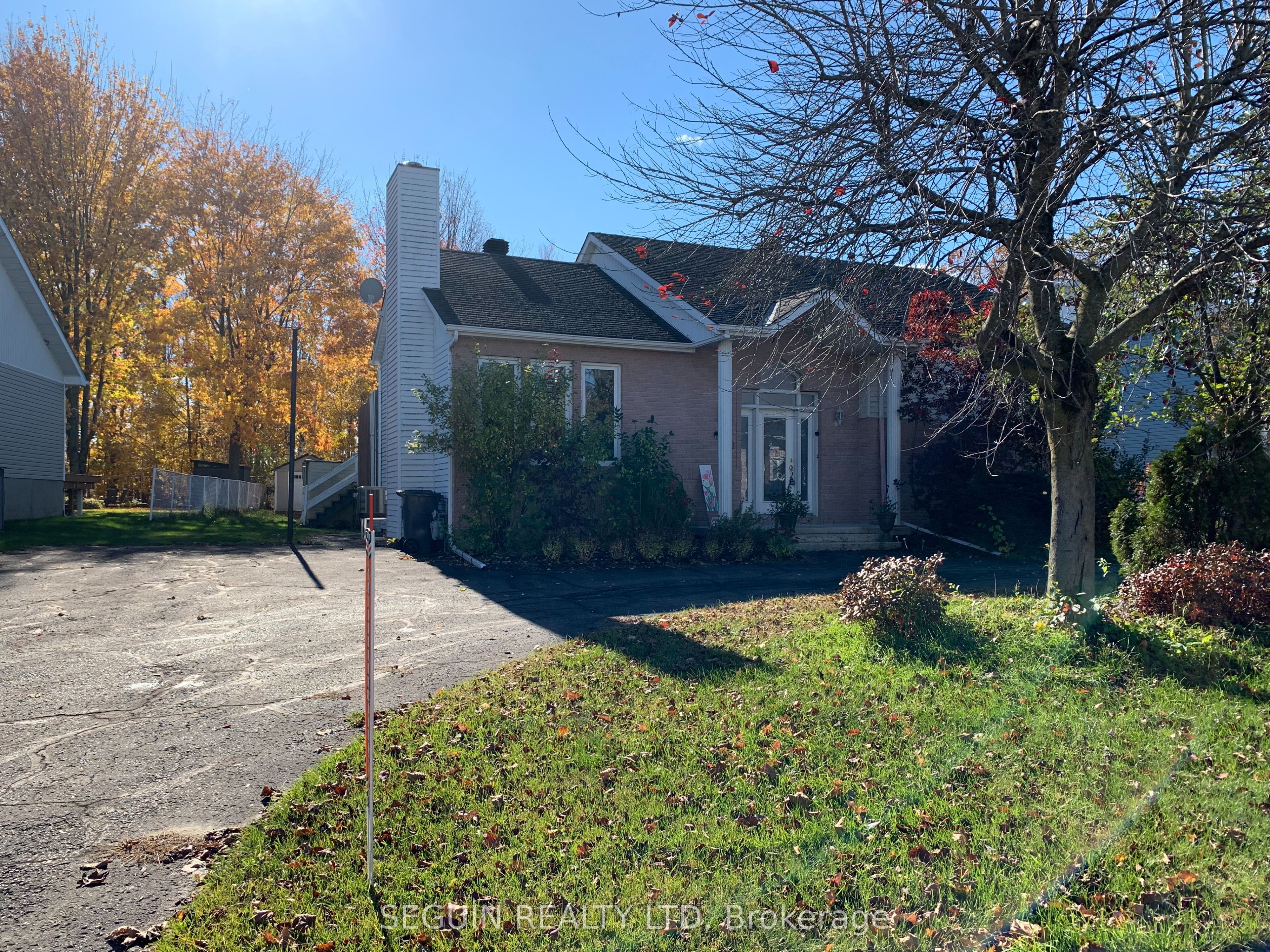 650 Berthiaume Street