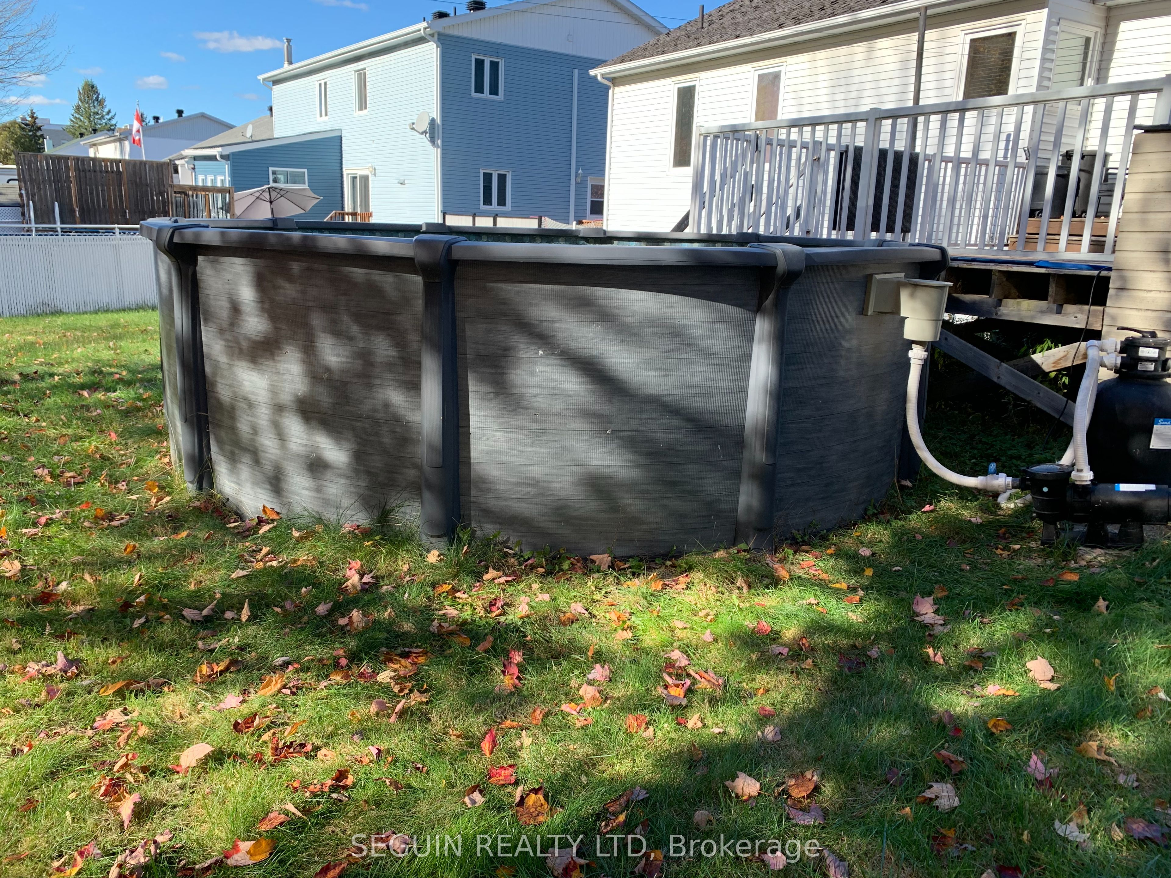 650 Berthiaume Street Property Photo 4