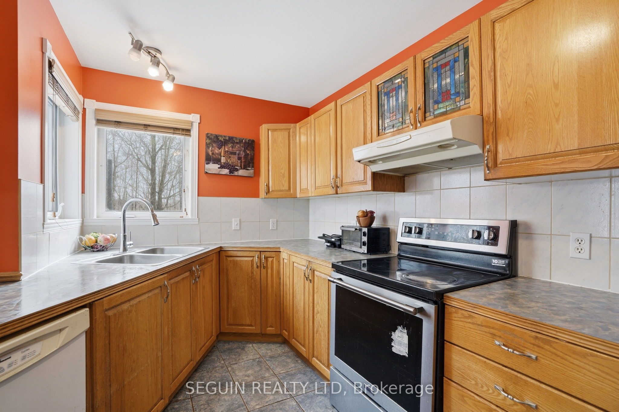 650 Berthiaume Street Property Photo 13
