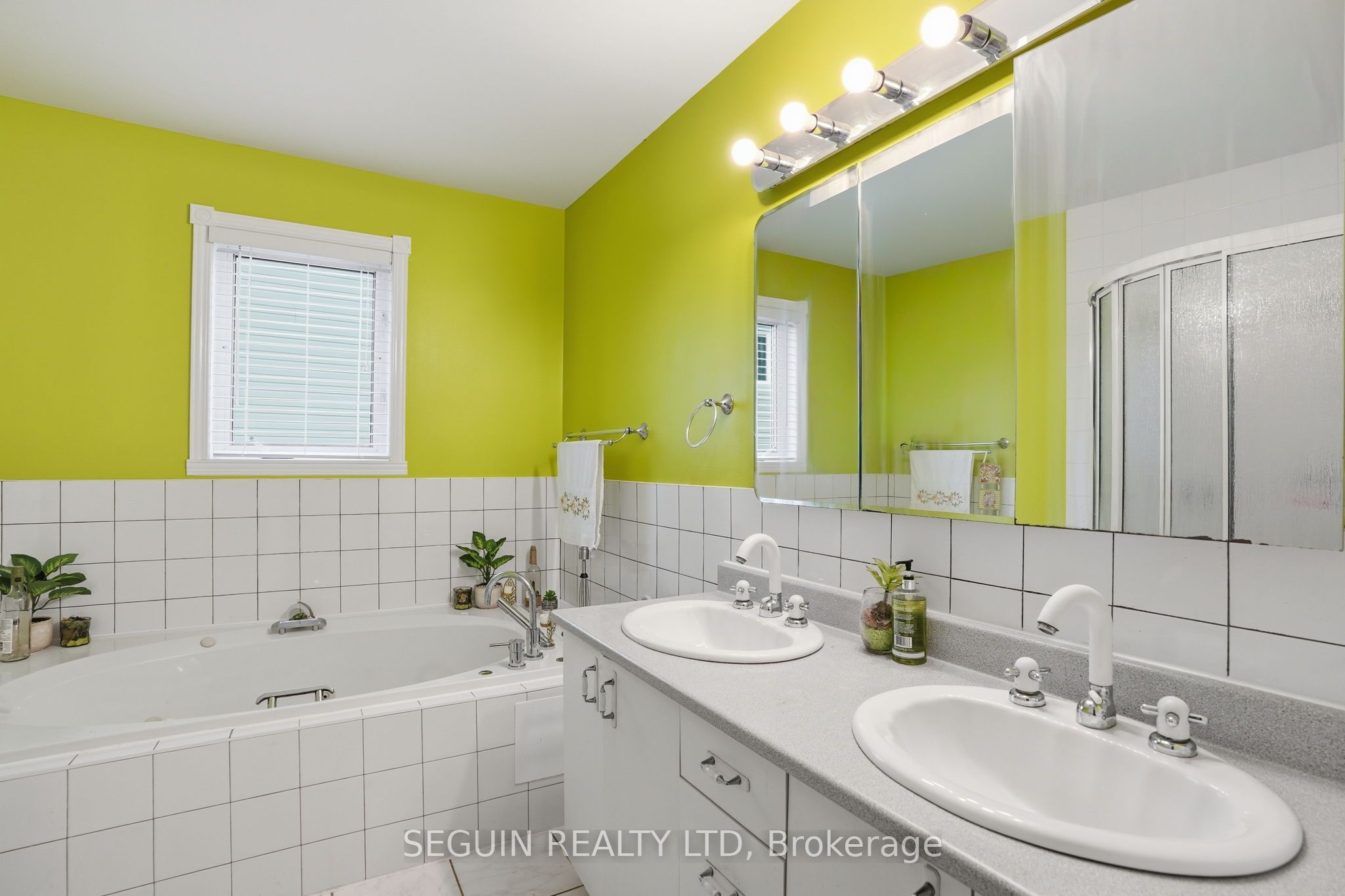650 Berthiaume Street Property Photo 21