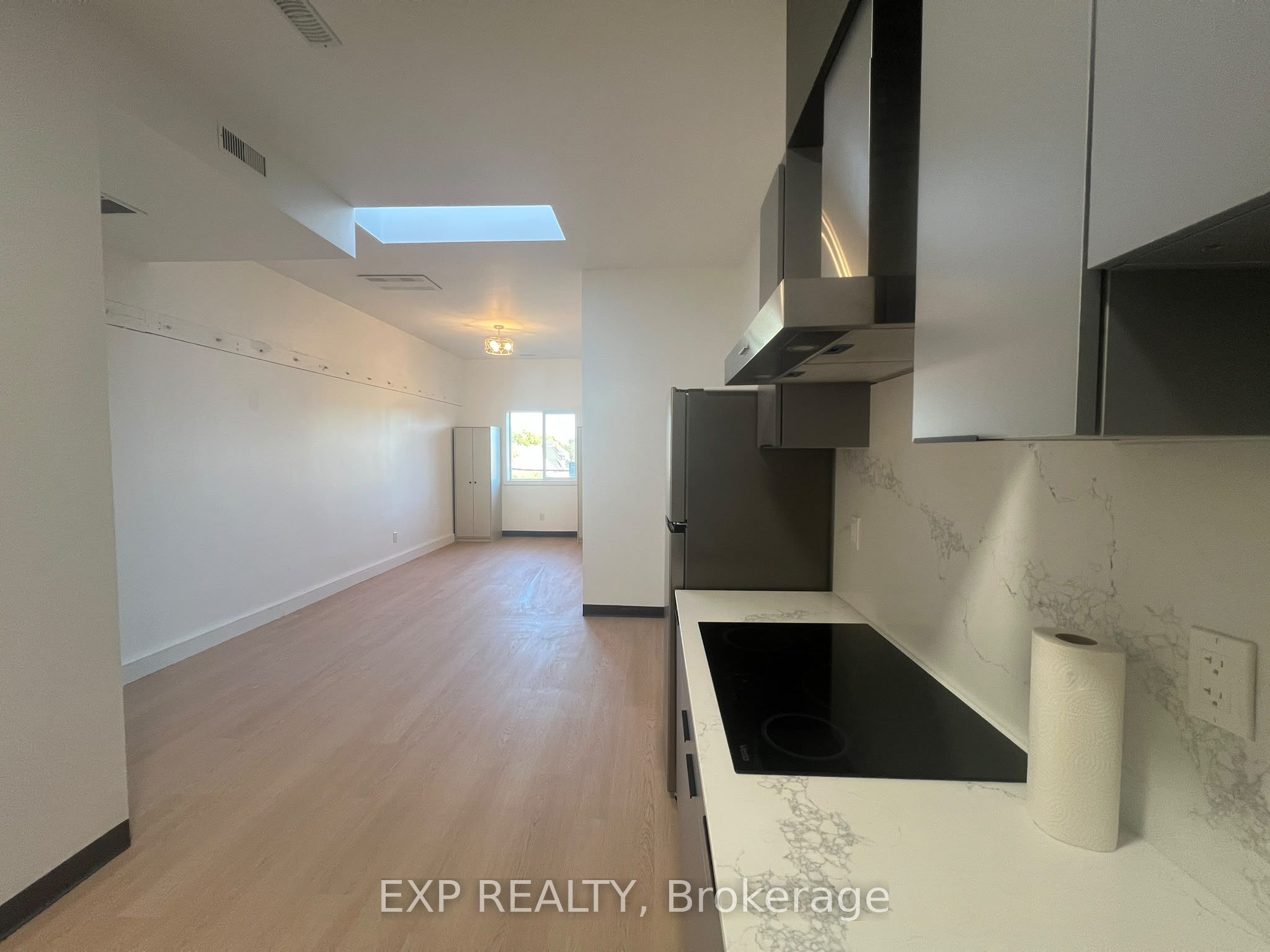 264-268 Ottawa Street N 3 Property Photo 1