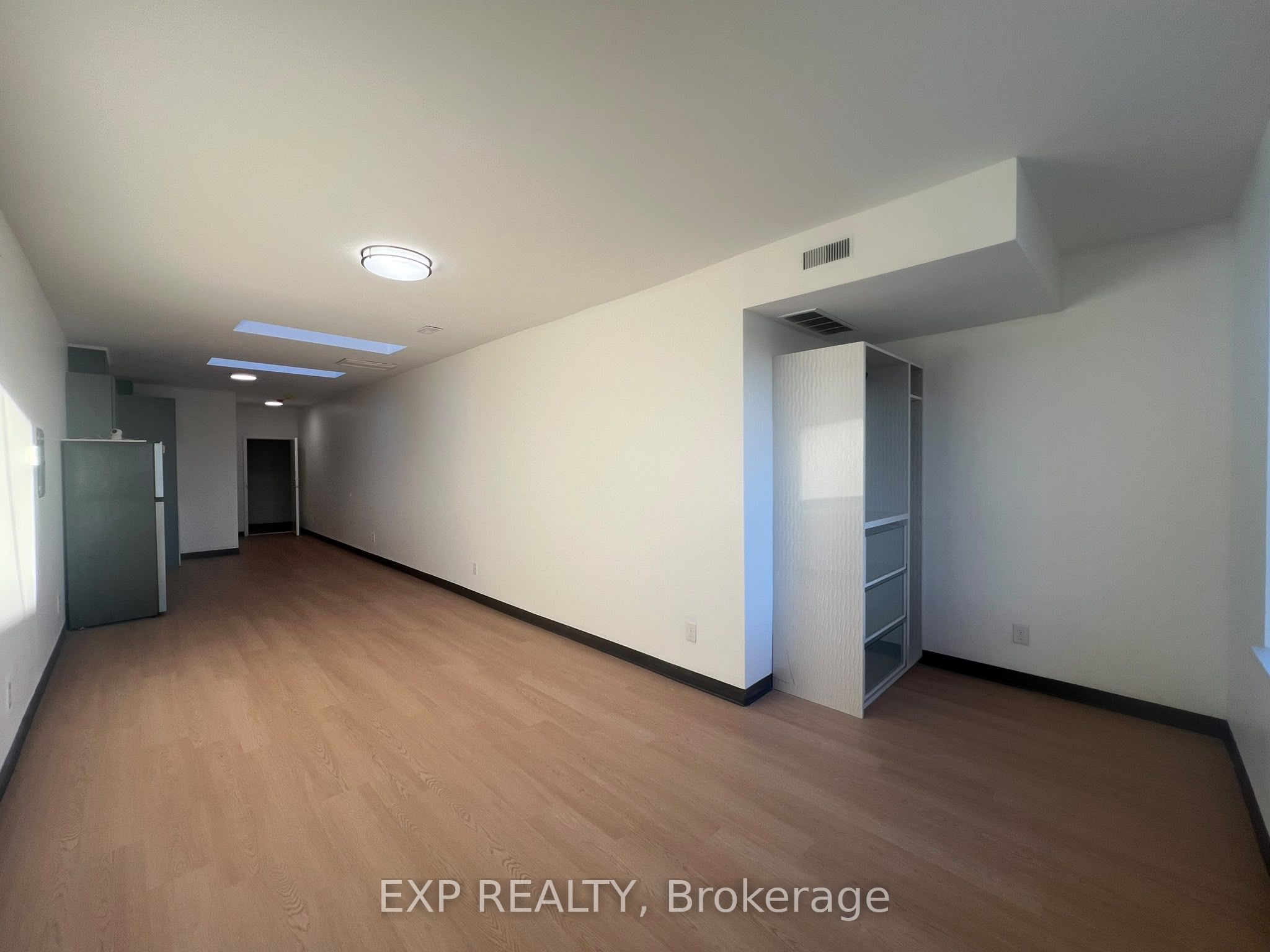 264-268 Ottawa Street N 6 Property Photo 1