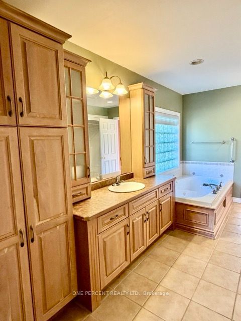 25 Falconridge Court Property Photo 9