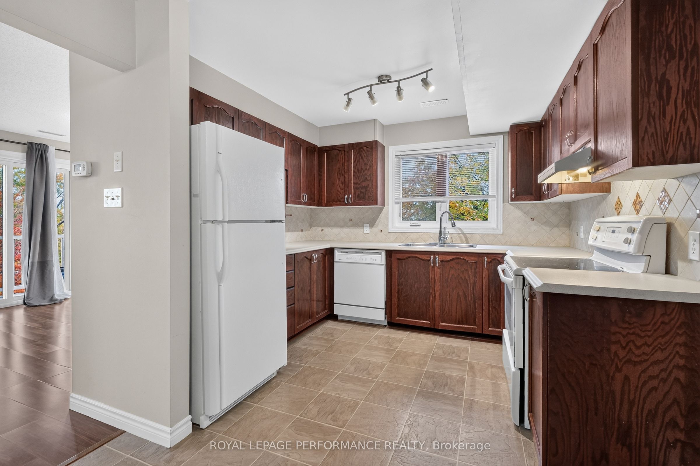 1602 Locksley Lane Property Photo 18