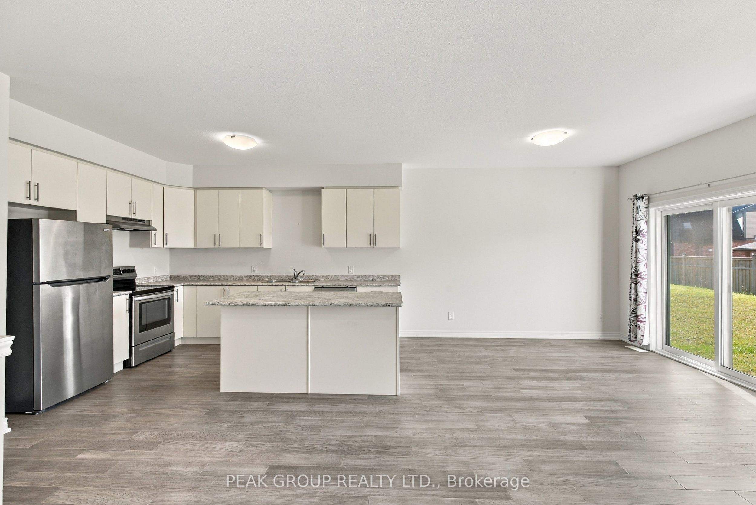 21 Barker Parkway Property Photo 6