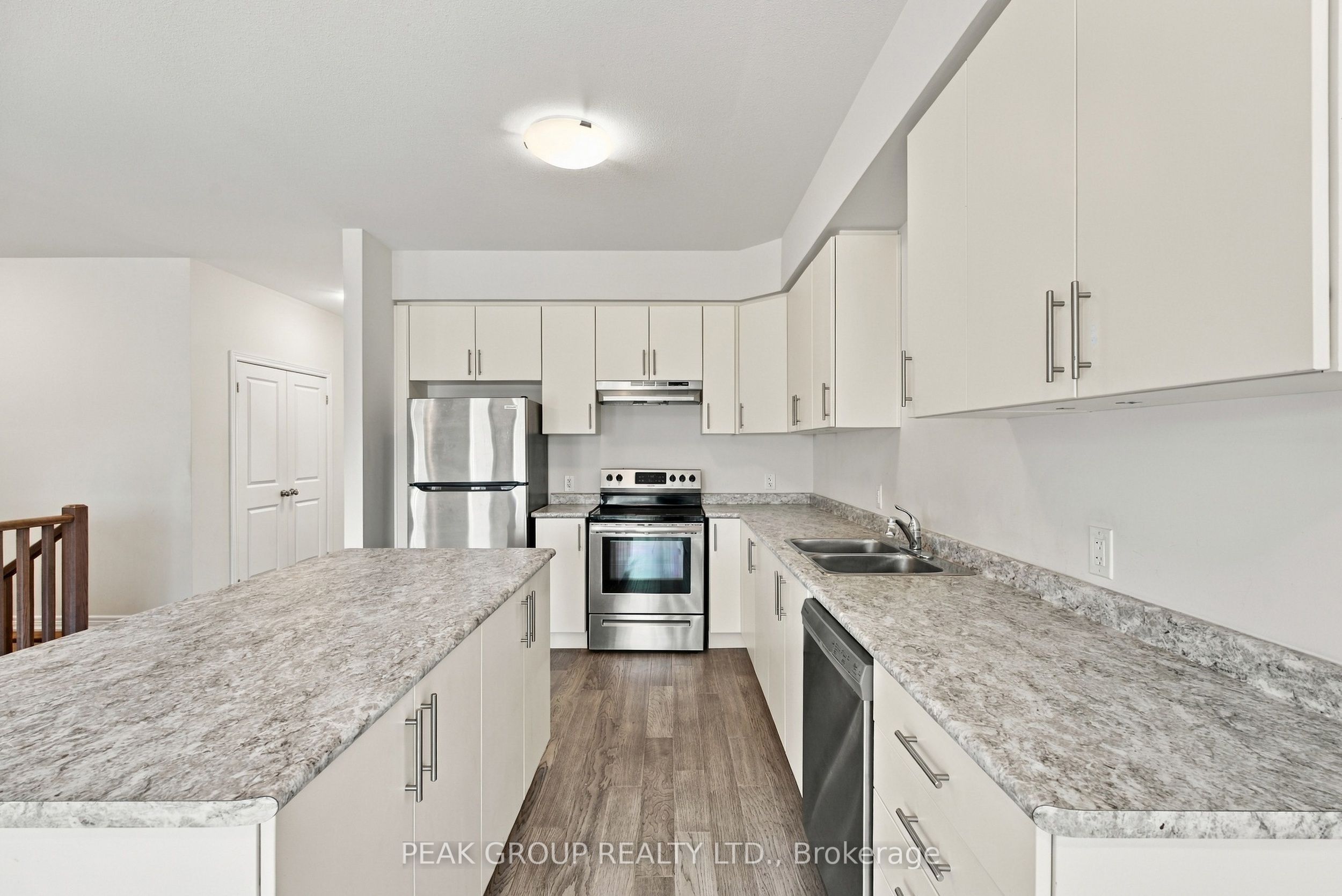 21 Barker Parkway Property Photo 9