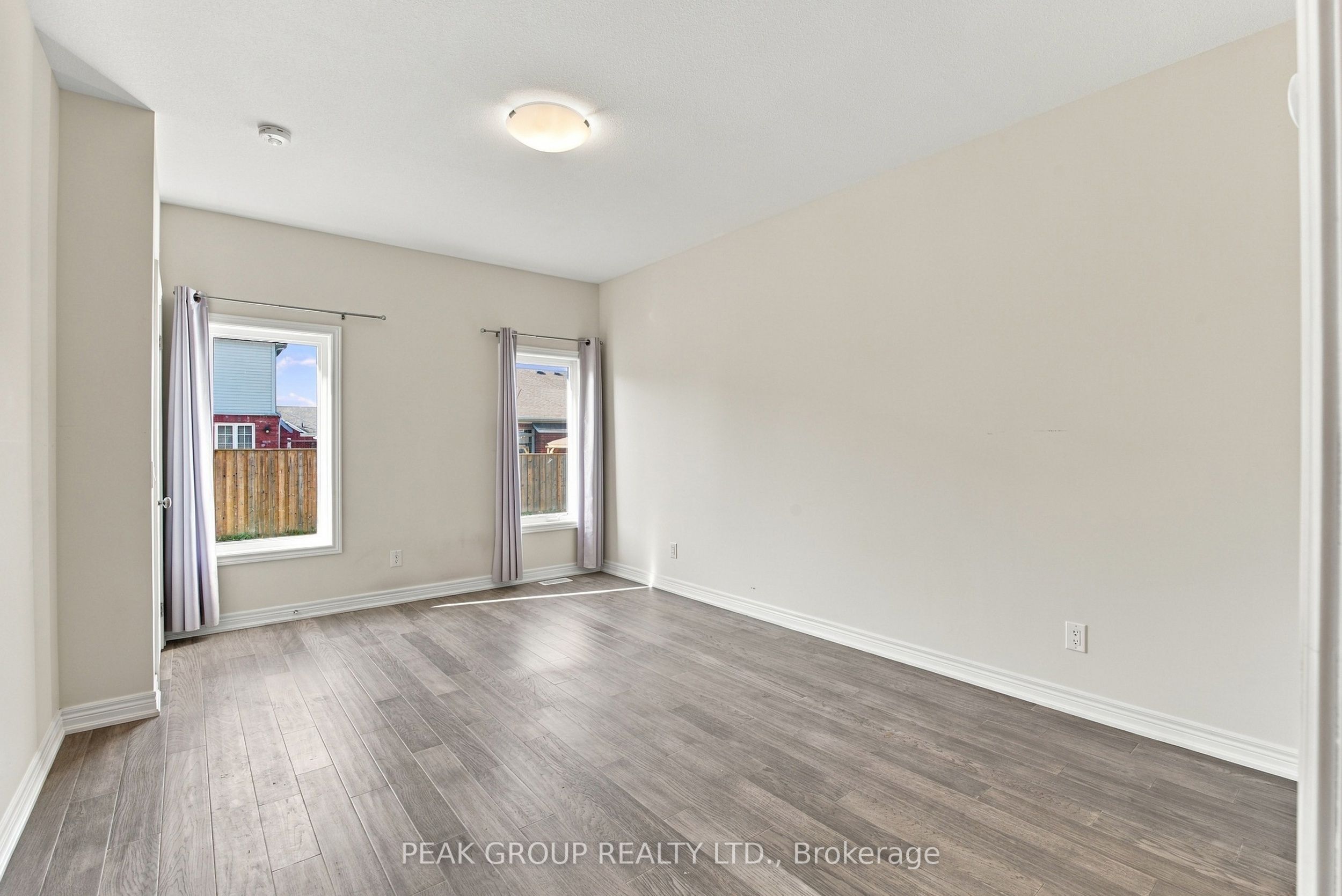 21 Barker Parkway Property Photo 17