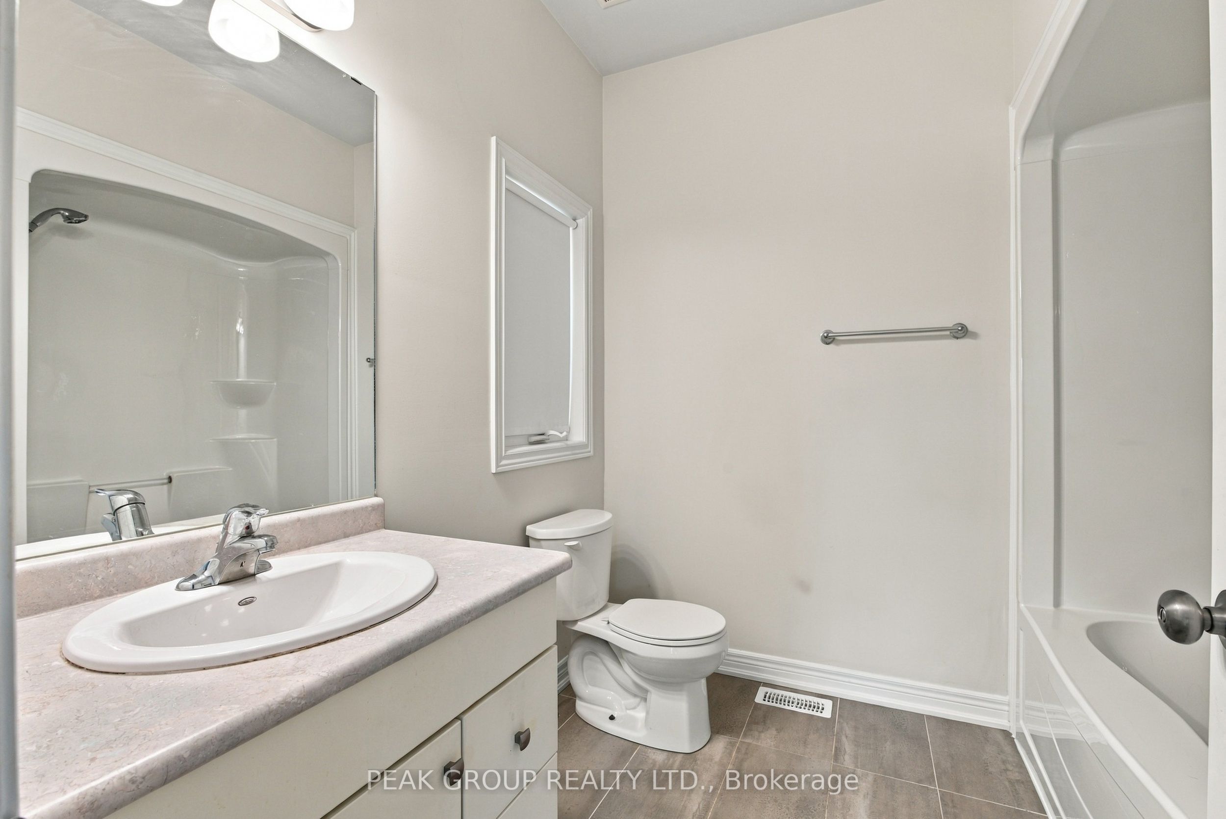 21 Barker Parkway Property Photo 18