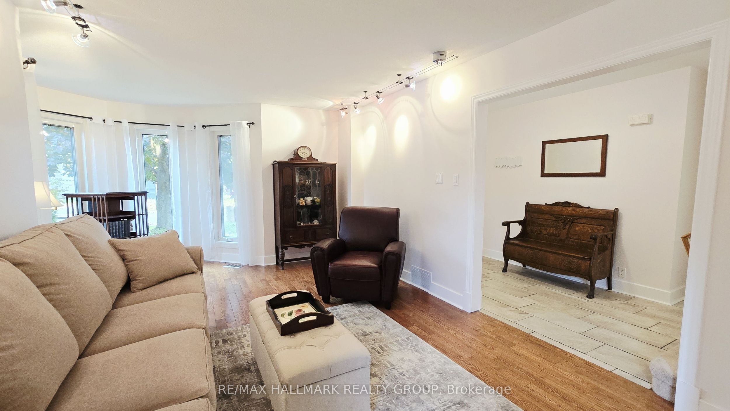 40 Huntsman Crescent Property Photo 2