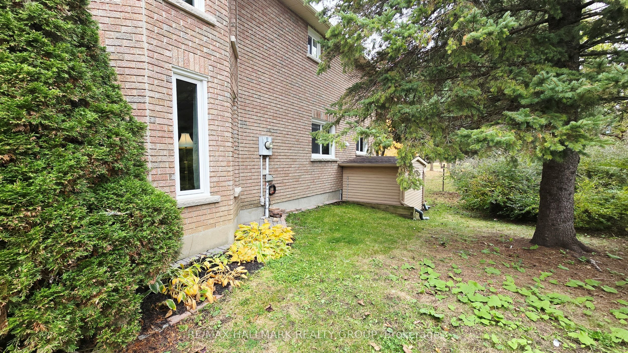 40 Huntsman Crescent Property Photo 36