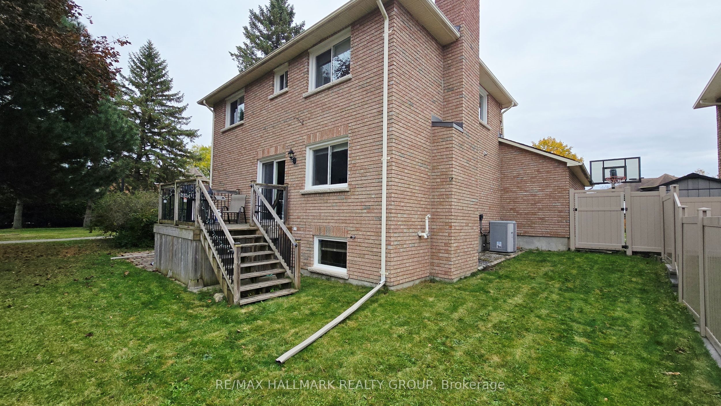 40 Huntsman Crescent Property Photo 39