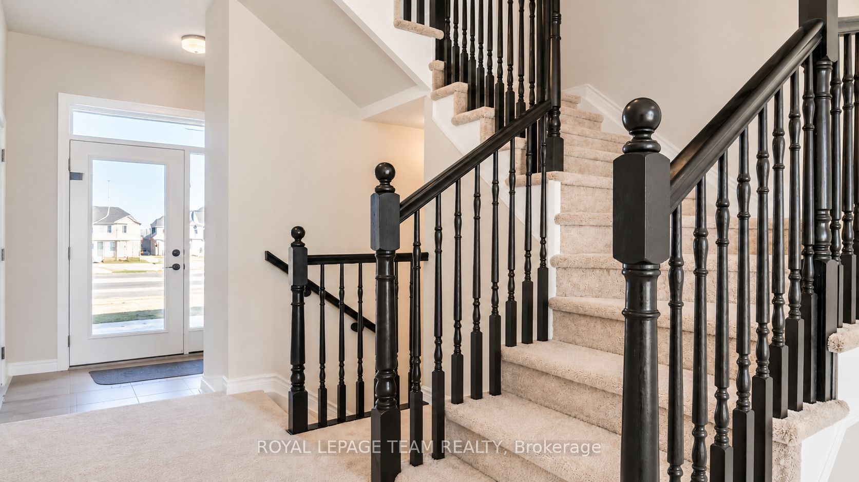 268 Atima Circle Property Photo 3