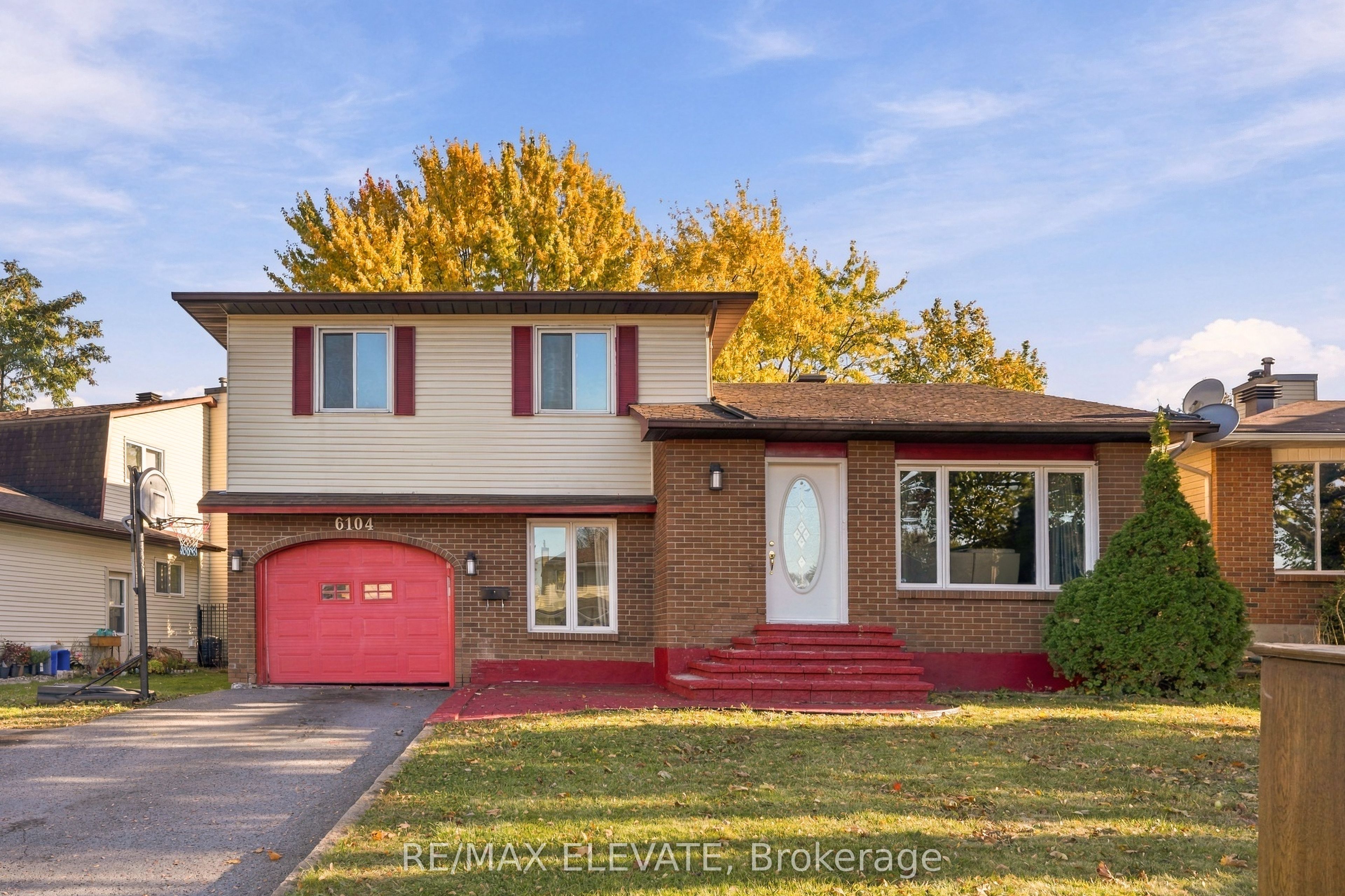 6104 Vineyard Drive Property Photo 1