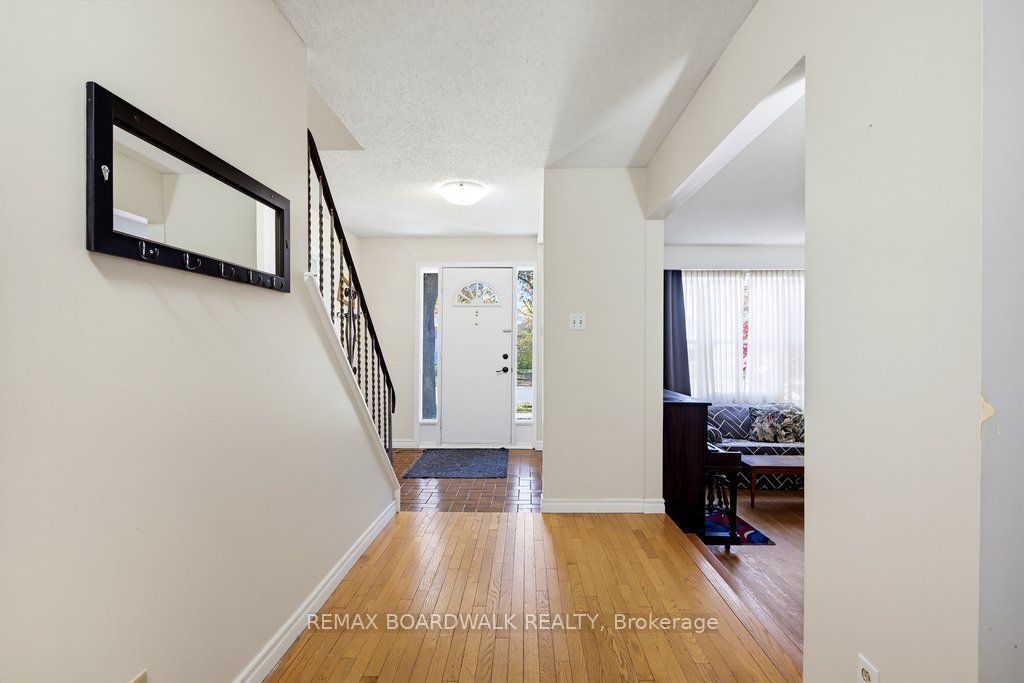 29 Southpark Drive Property Photo 5