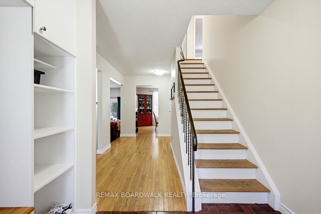 29 Southpark Drive Property Photo 6