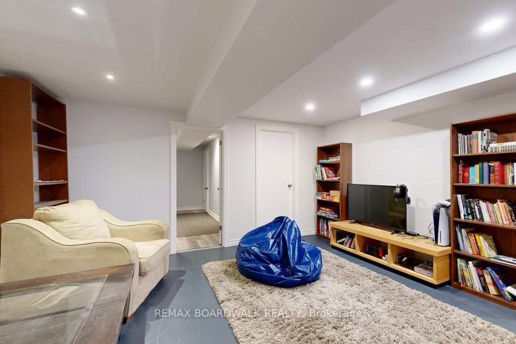 29 Southpark Drive Property Photo 36