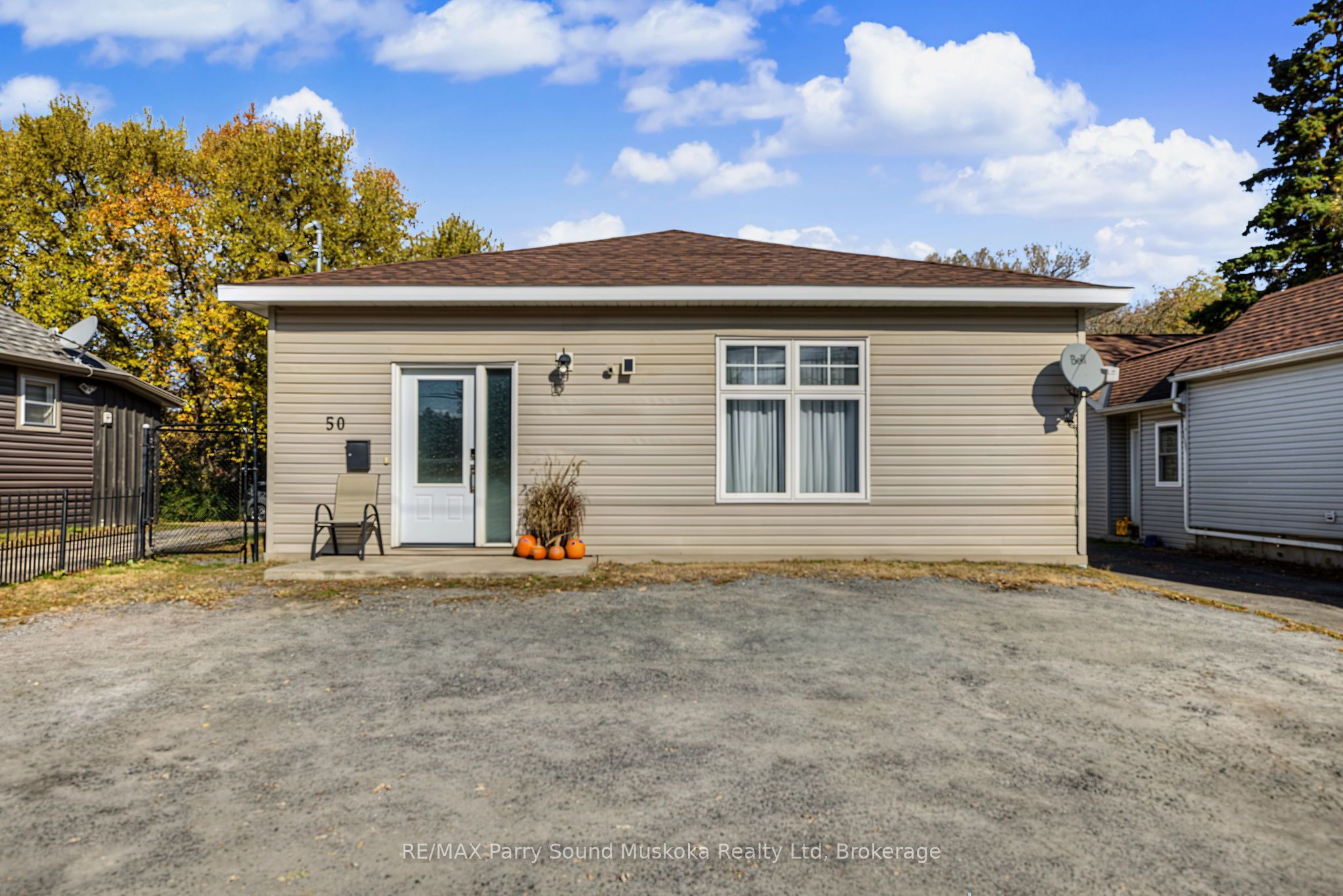 50 Bowes Street Property Photo 1