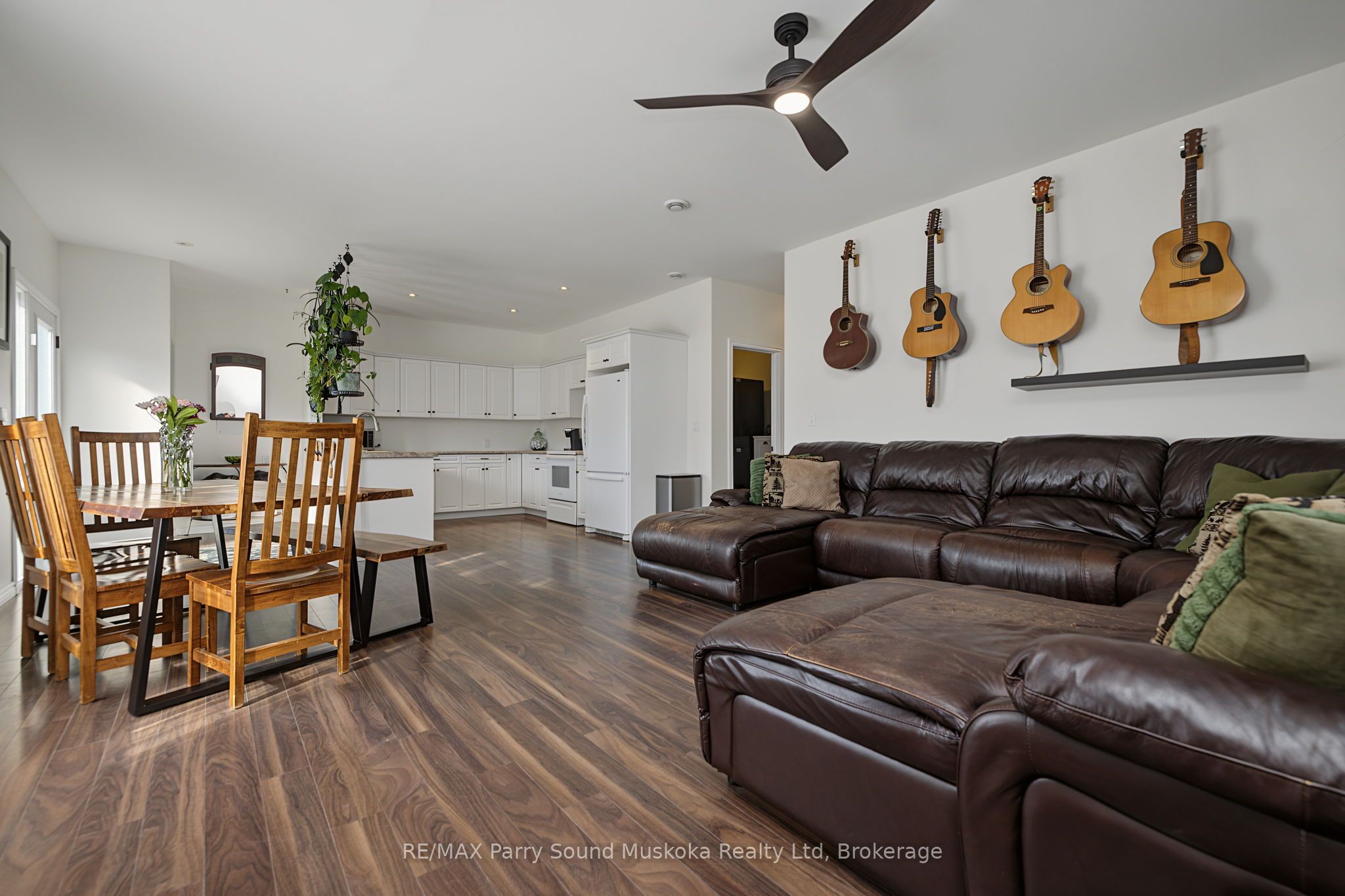 50 Bowes Street Property Photo 4