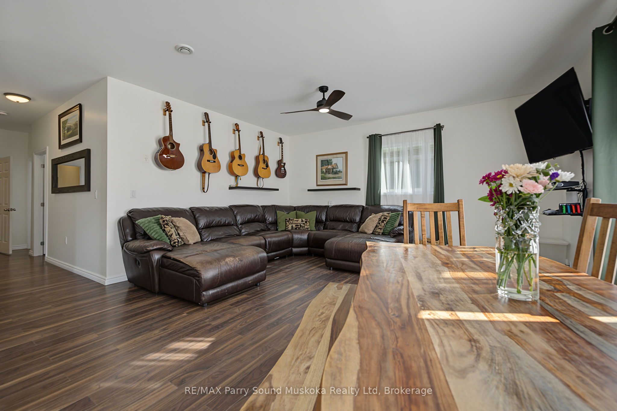 50 Bowes Street Property Photo 5