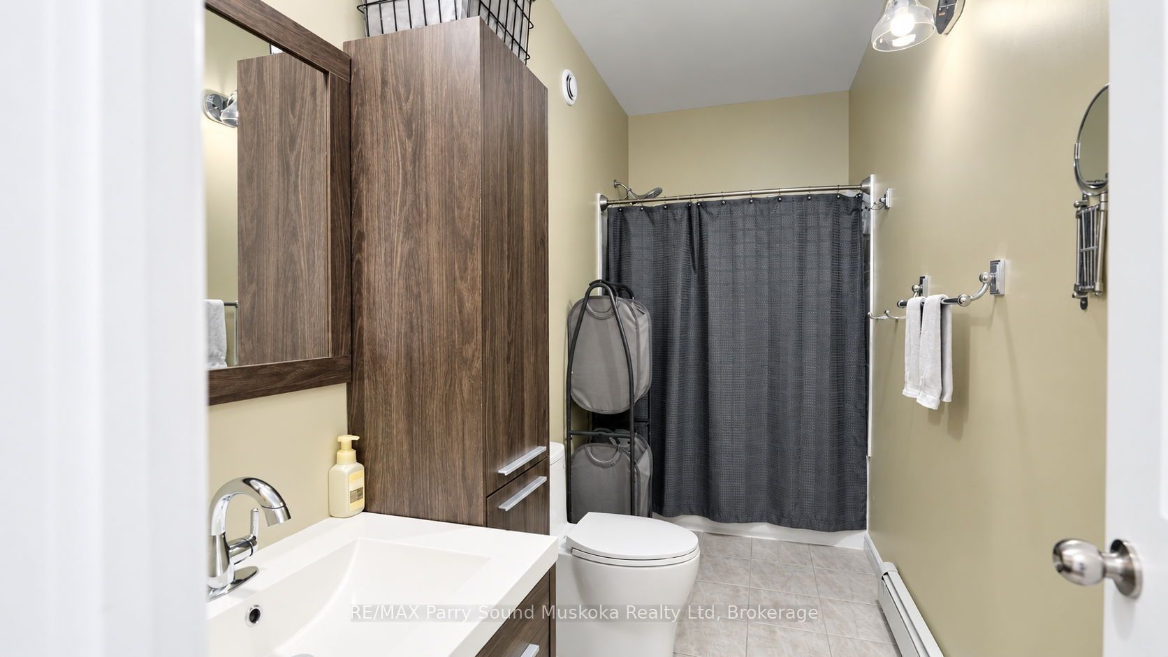 50 Bowes Street Property Photo 13