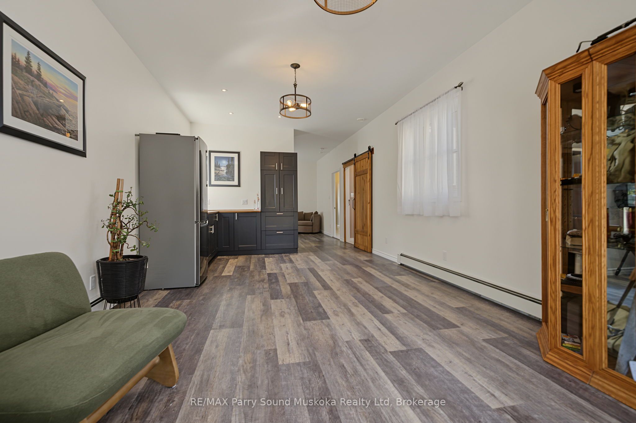 50 Bowes Street Property Photo 19