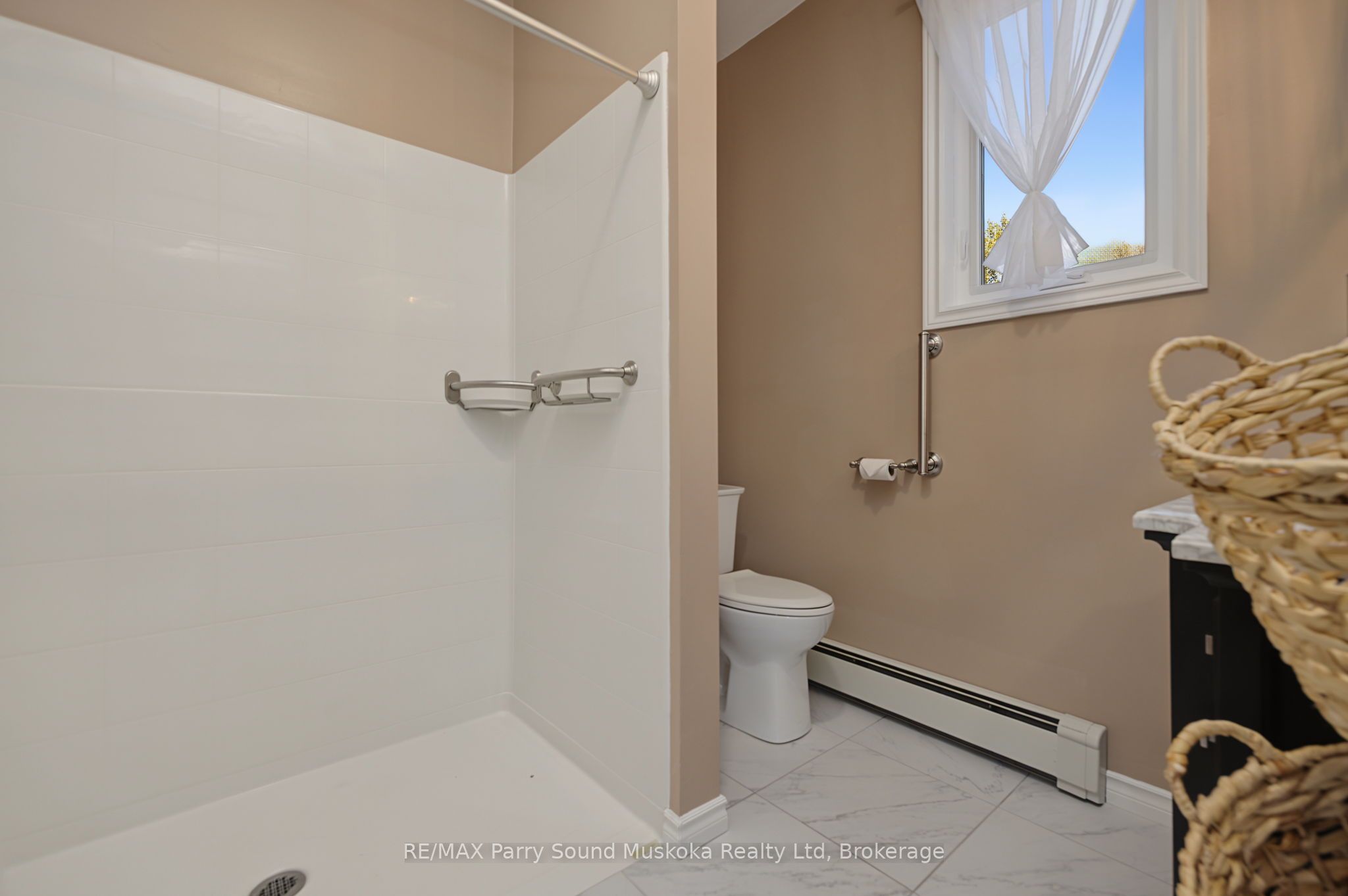 50 Bowes Street Property Photo 20
