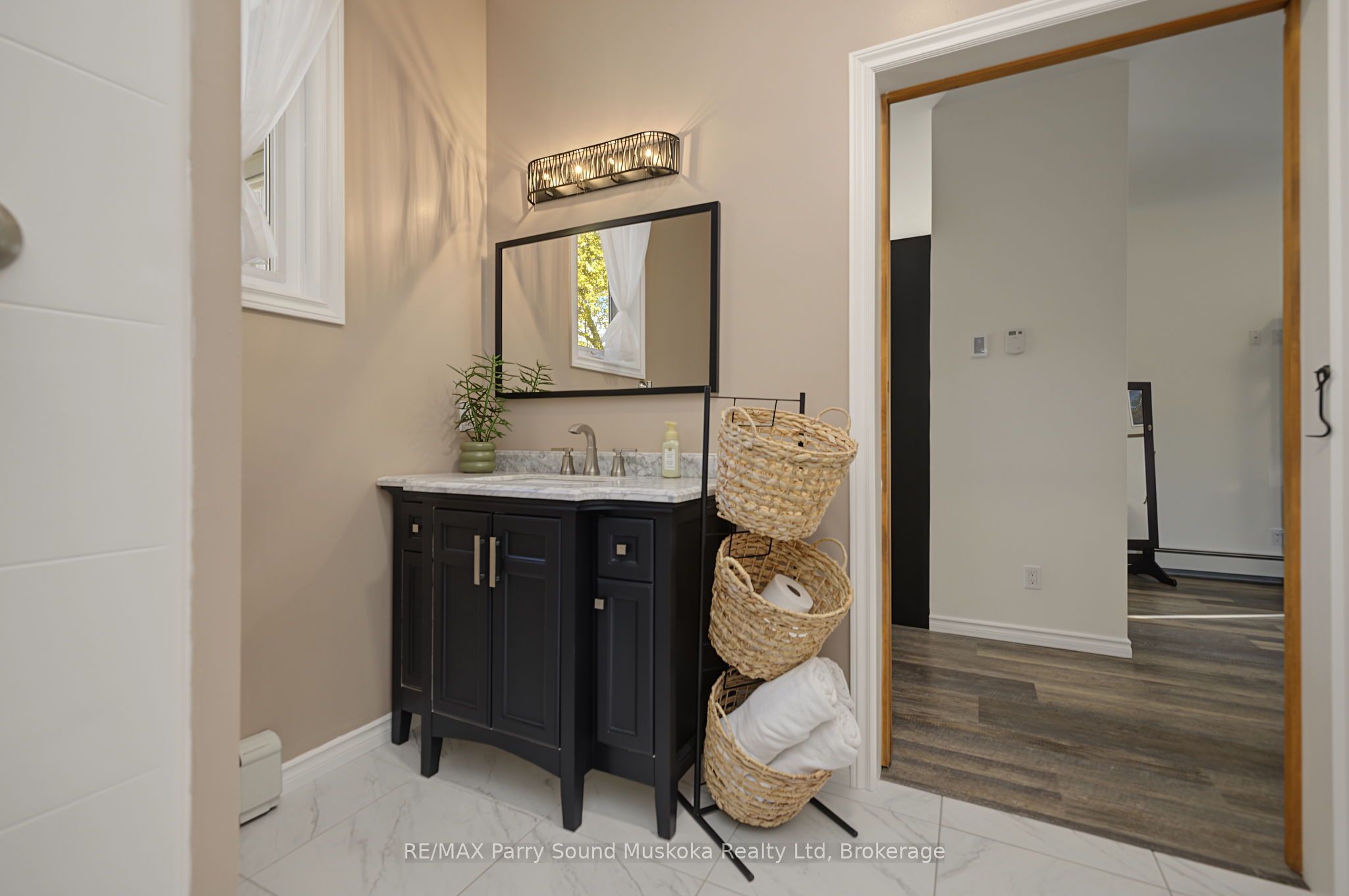 50 Bowes Street Property Photo 21