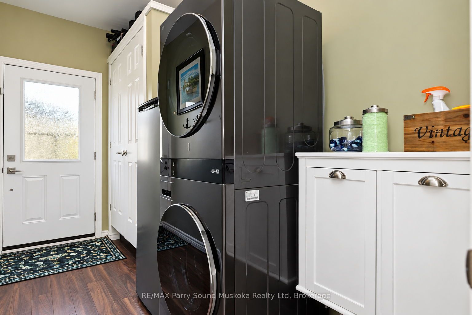 50 Bowes Street Property Photo 22