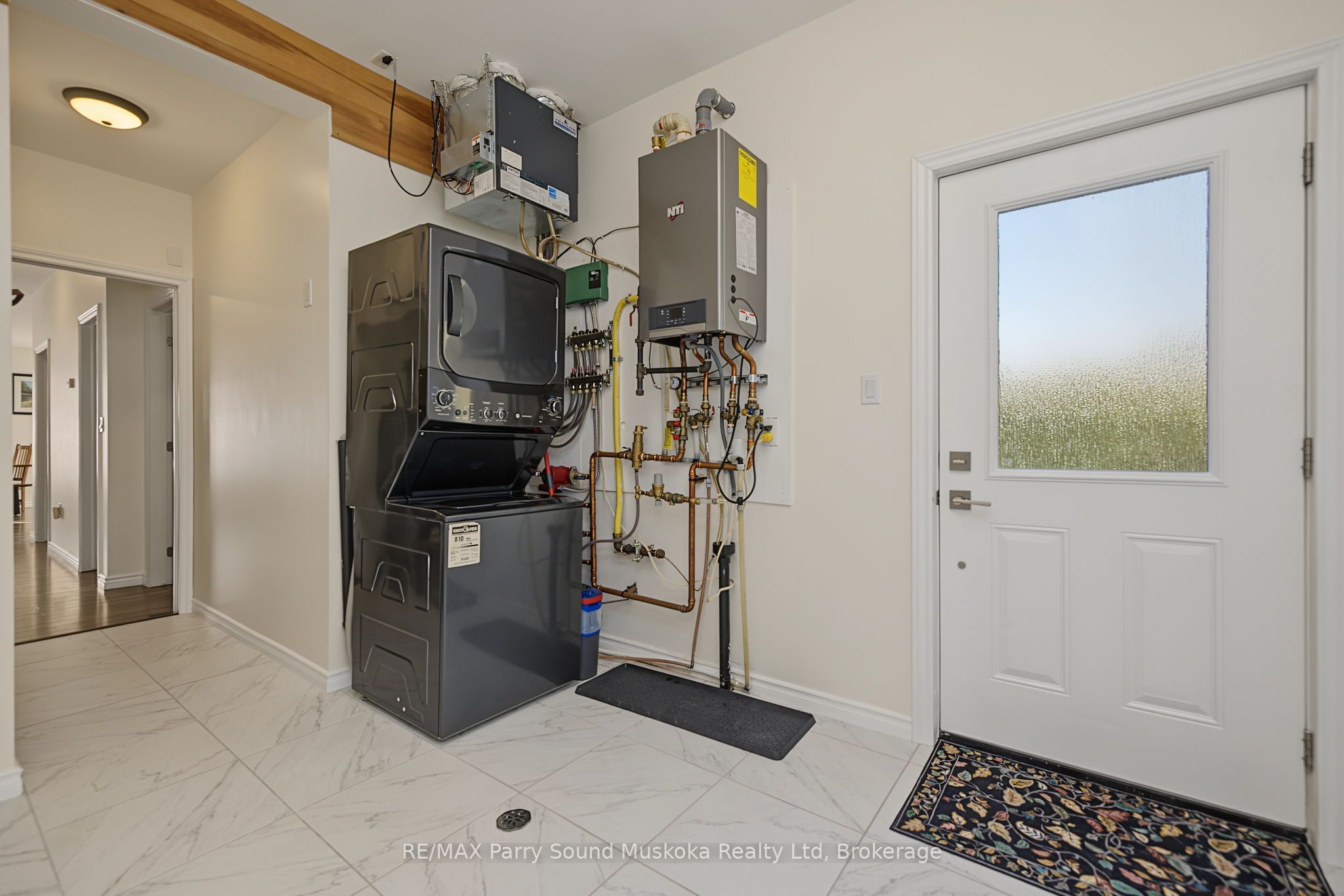 50 Bowes Street Property Photo 23