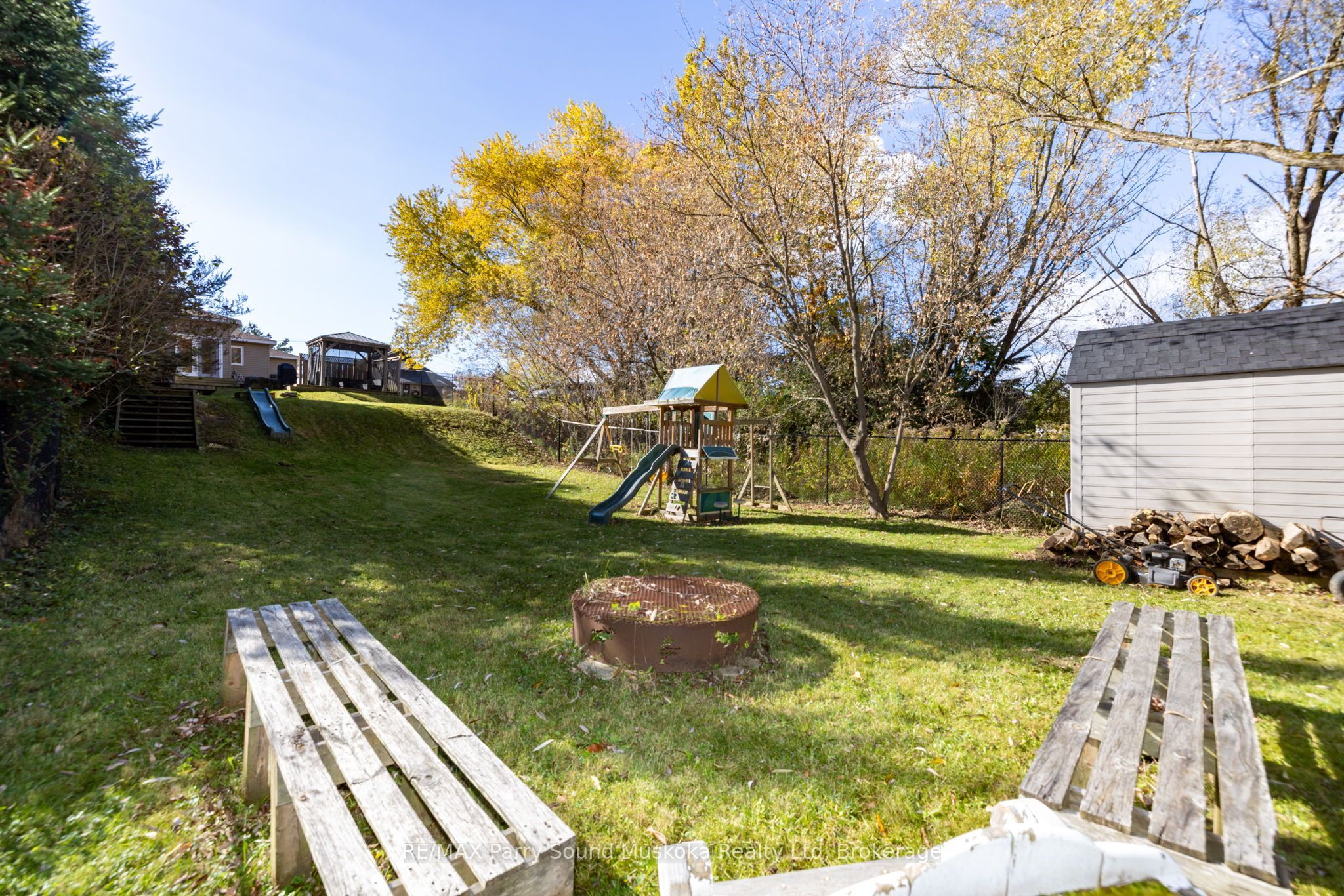 50 Bowes Street Property Photo 25