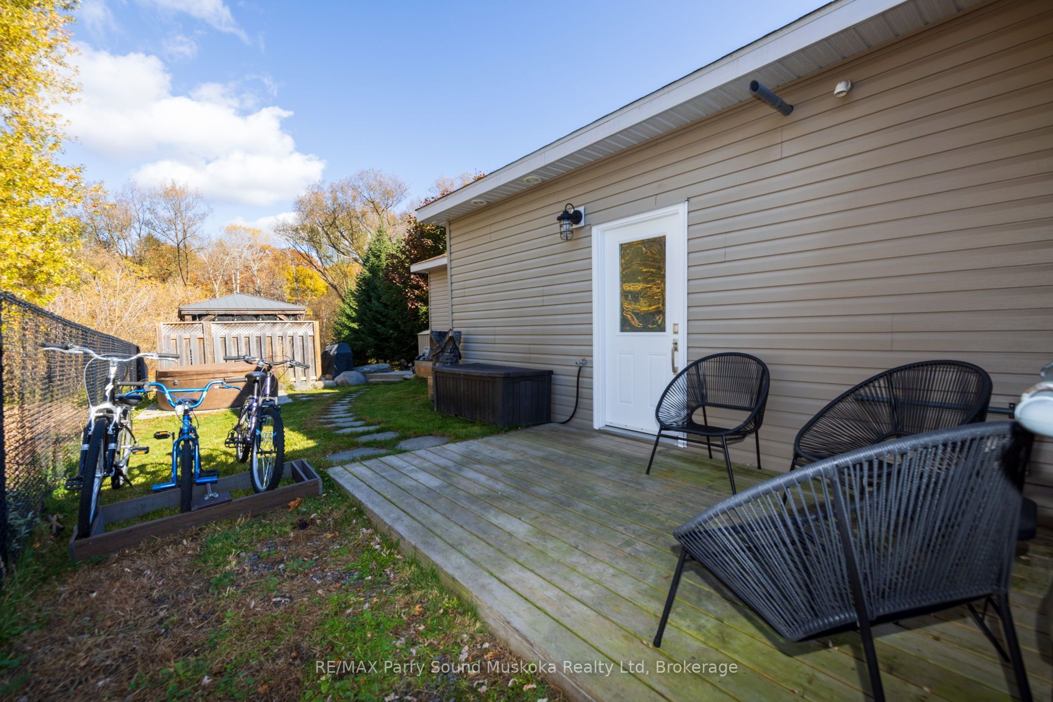 50 Bowes Street Property Photo 29