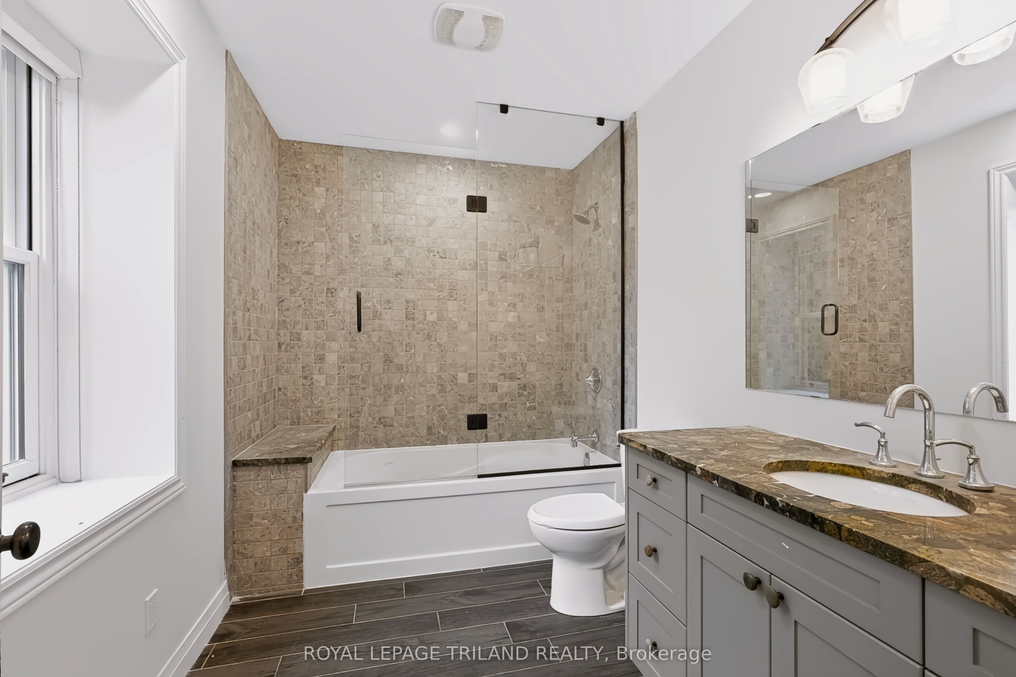 467 Commissioners Road E Property Photo 16