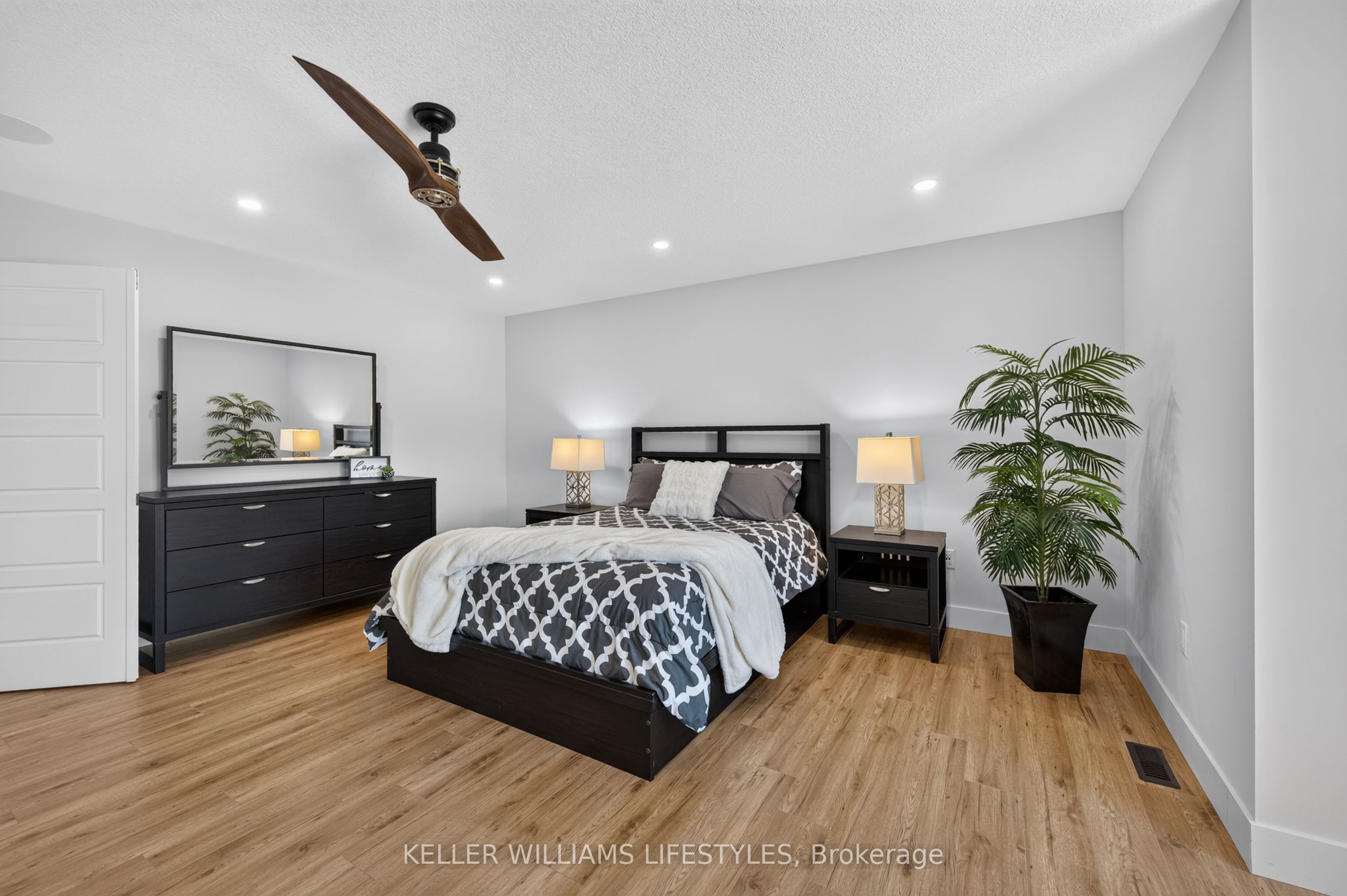 1699 Chelton Court Property Photo 4