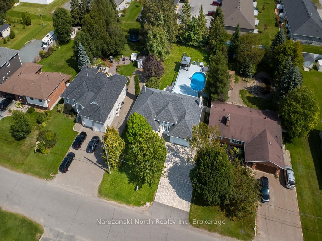 3047 Errington Avenue Property Photo 1