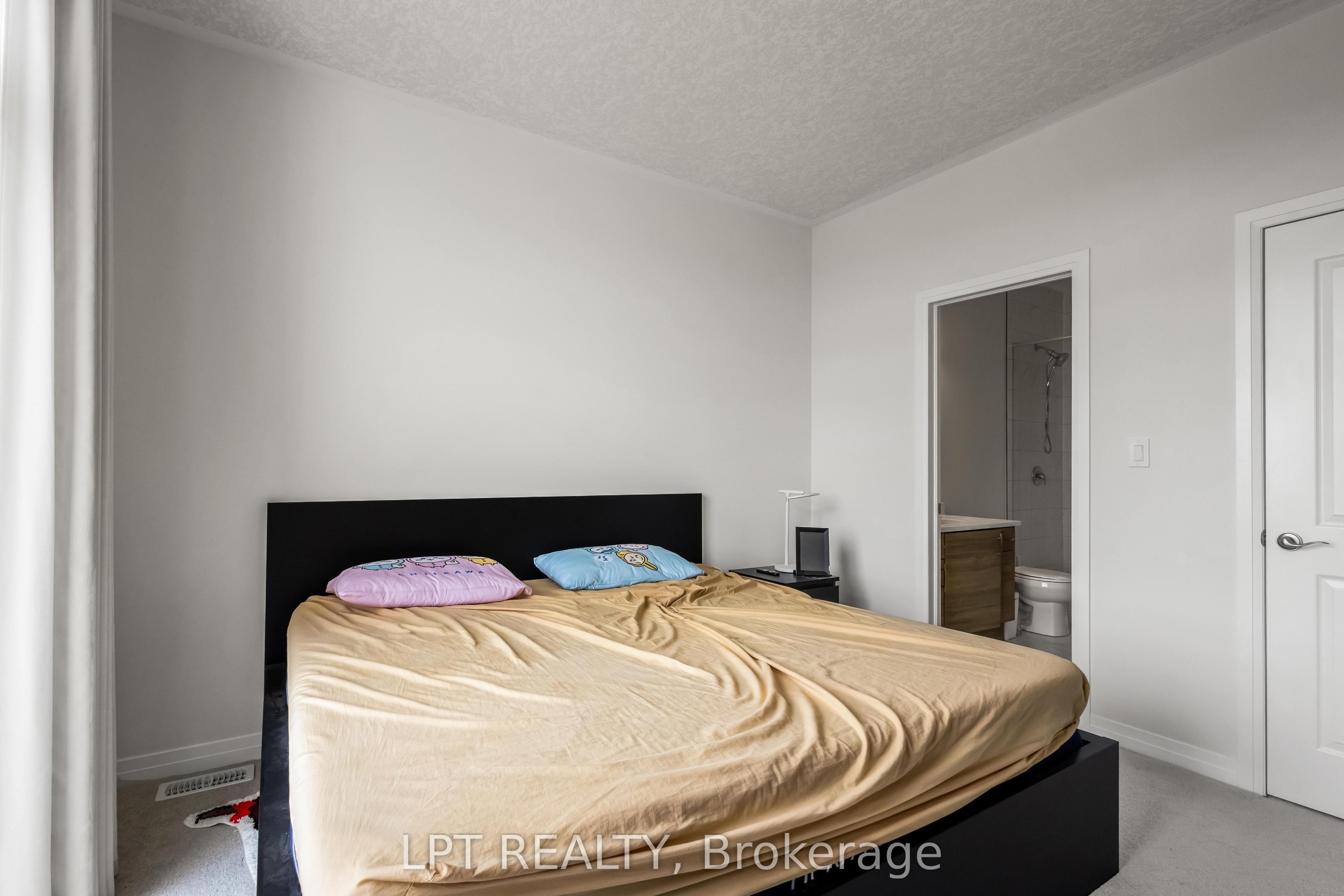 142 Foamflower Place 60 Property Photo 13