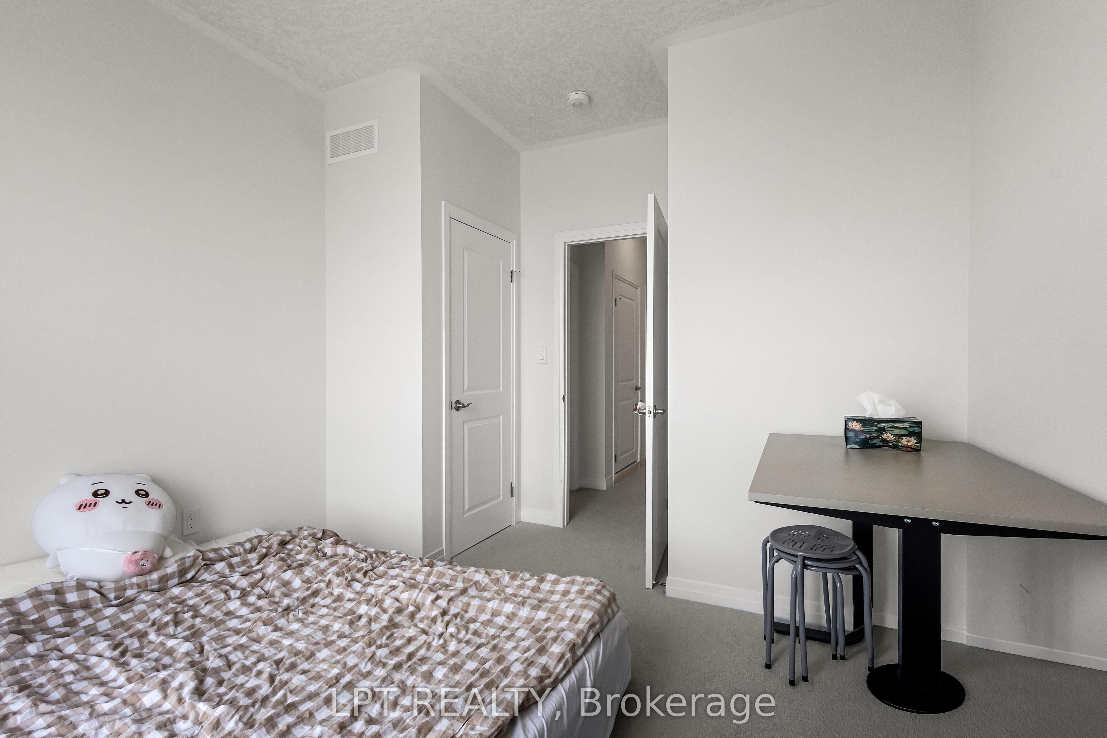 142 Foamflower Place 60 Property Photo 15